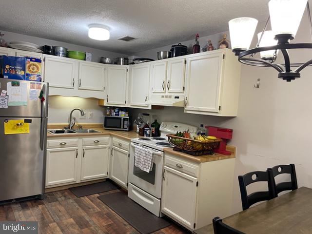 PLEASANT VALLEY EST - Residential