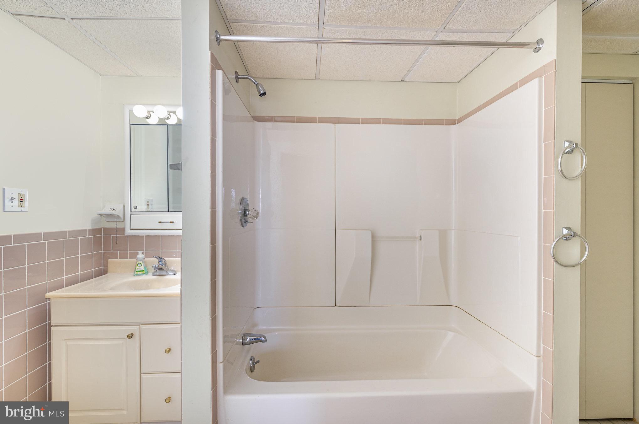 ROSEDALE - Residential