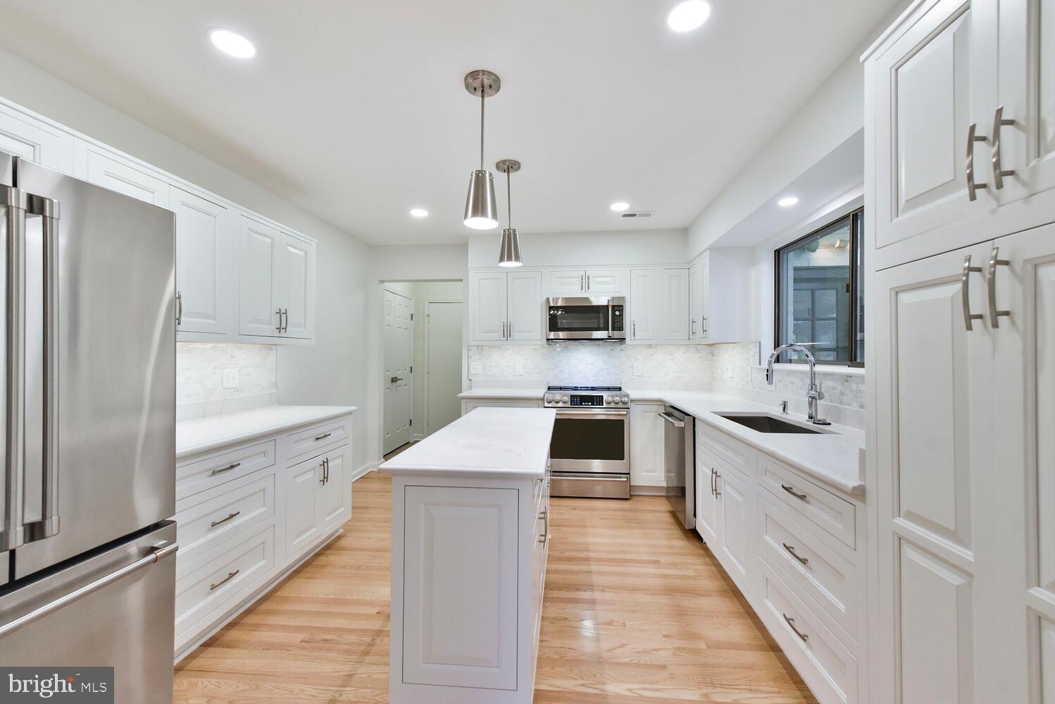 POTOMAC VILLAGE - Residential