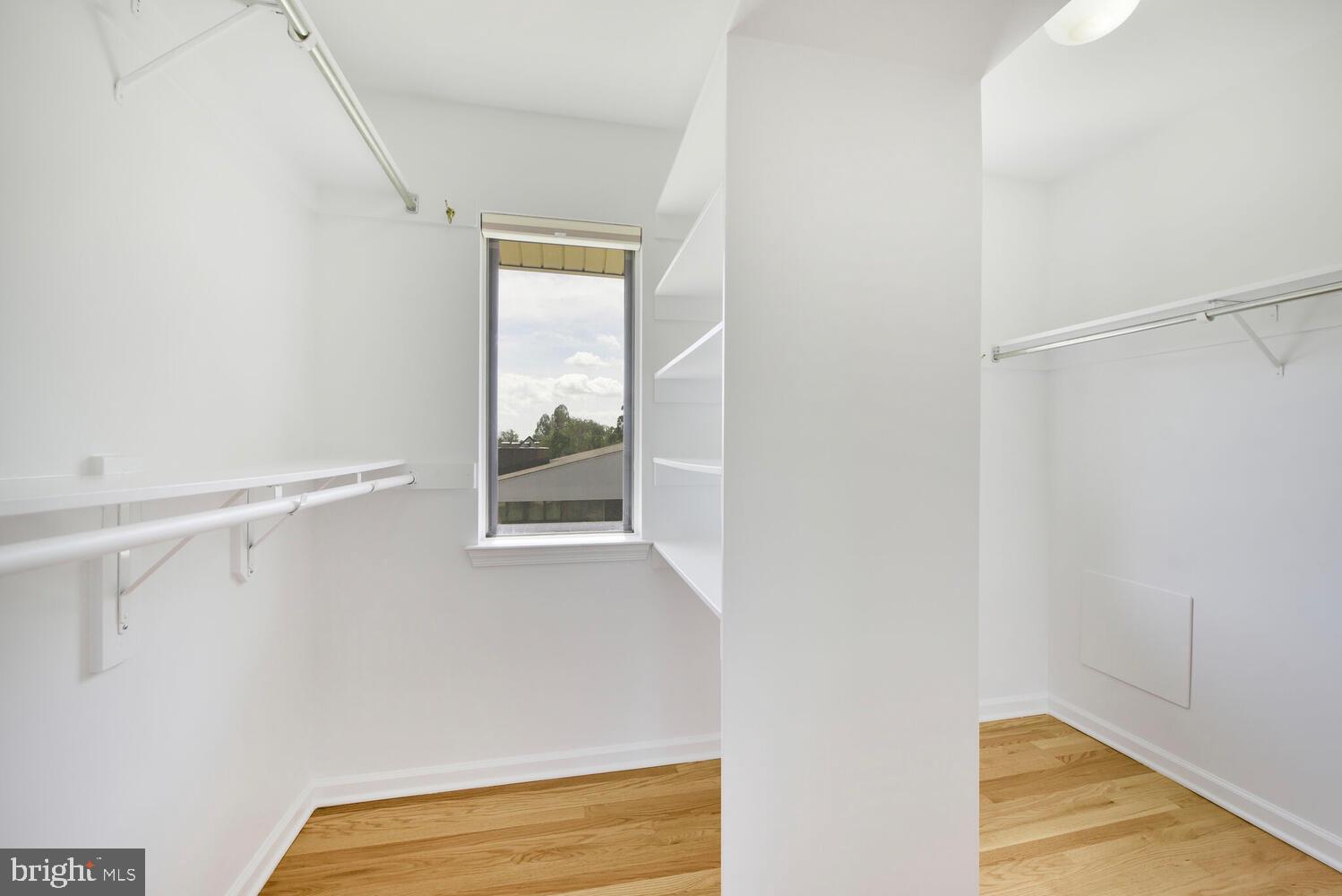 POTOMAC VILLAGE - Residential