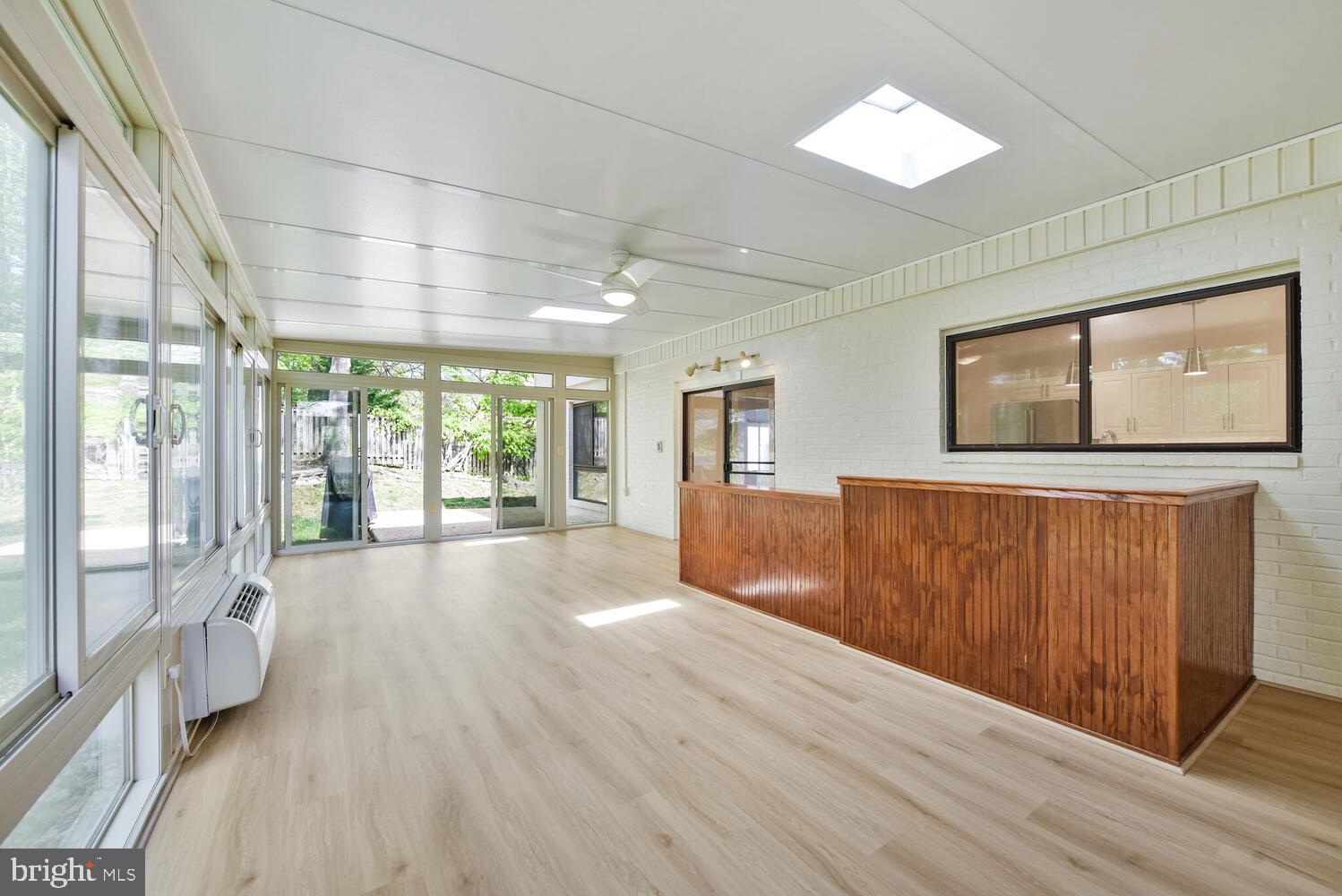 POTOMAC VILLAGE - Residential