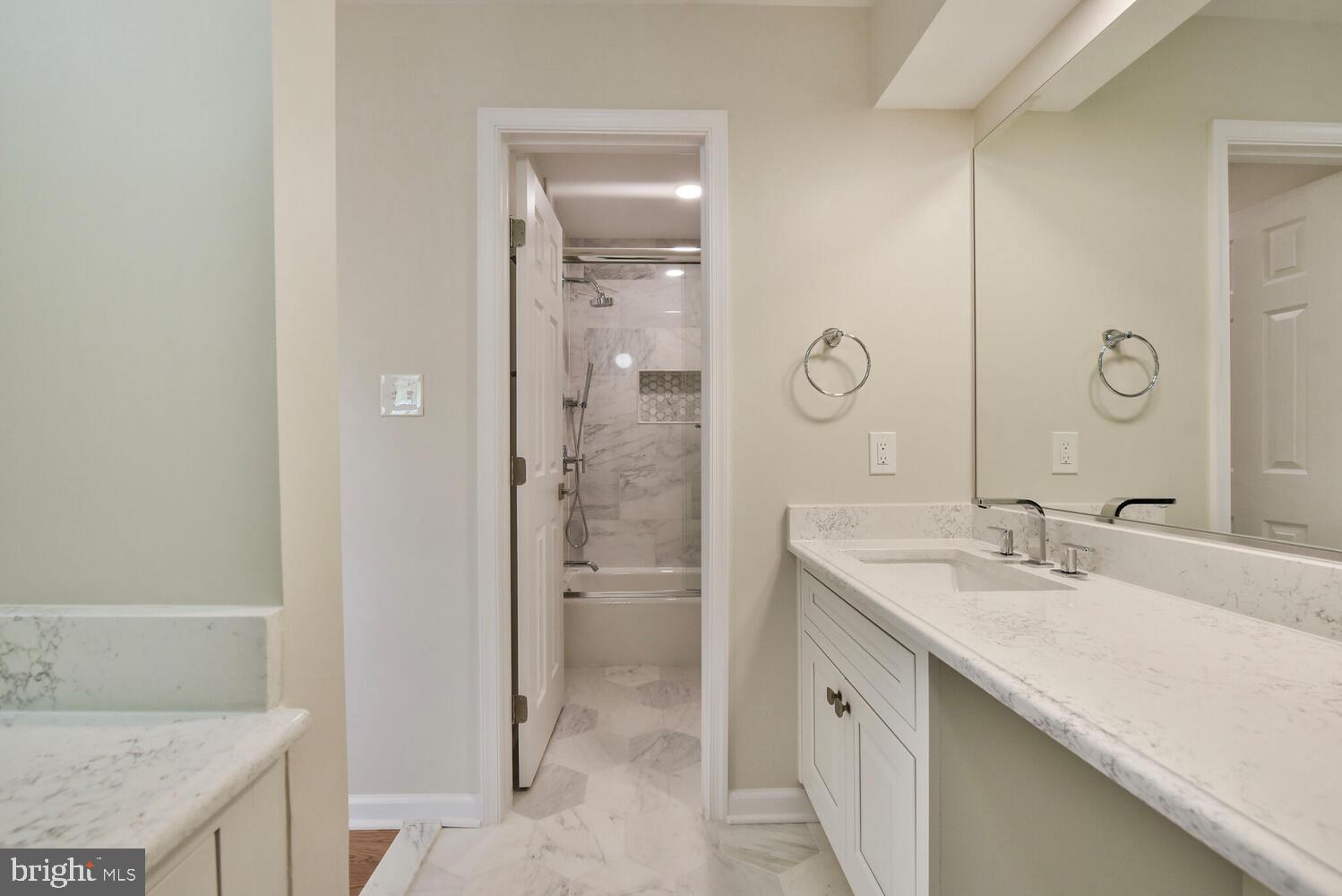 POTOMAC VILLAGE - Residential