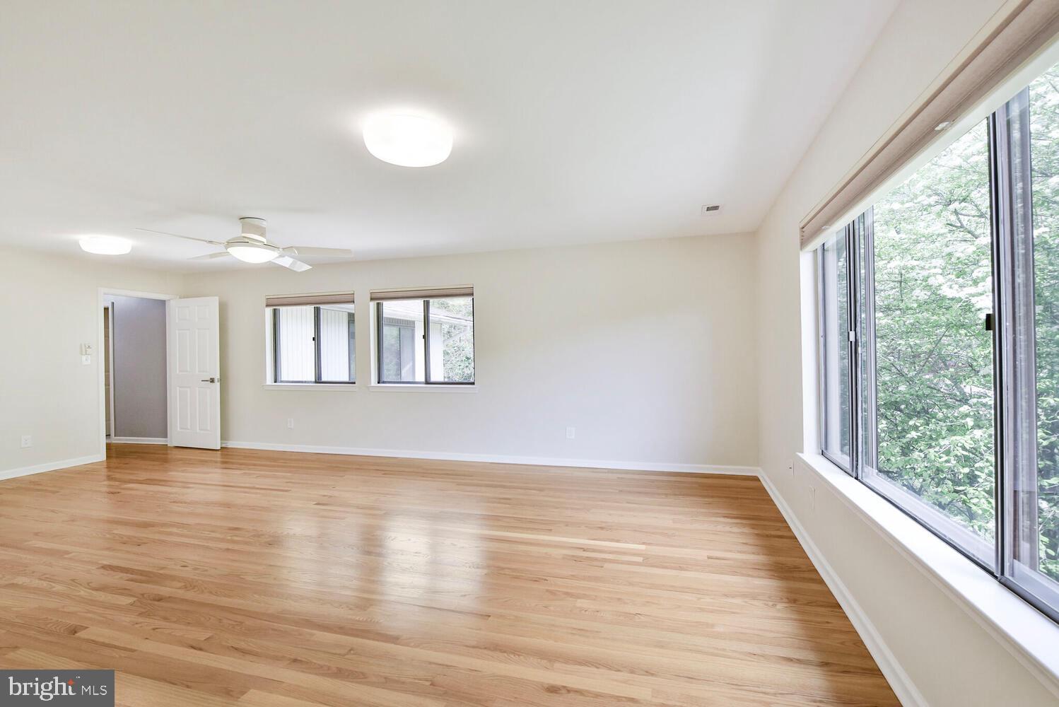 POTOMAC VILLAGE - Residential