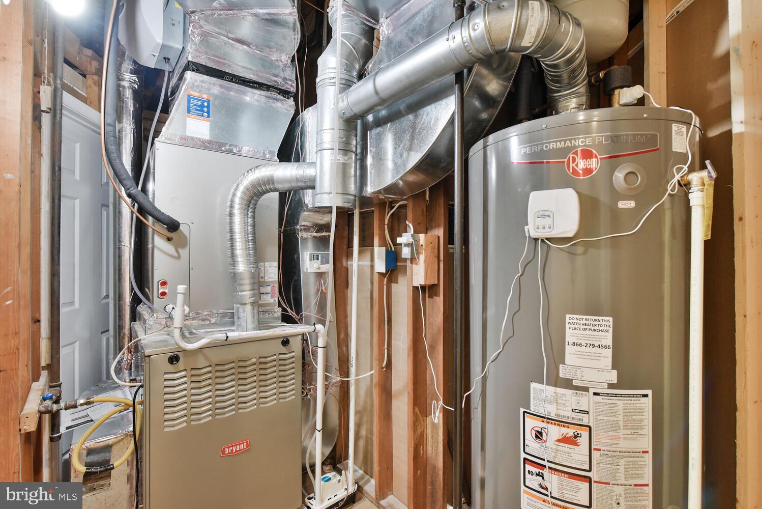 POTOMAC VILLAGE - Residential