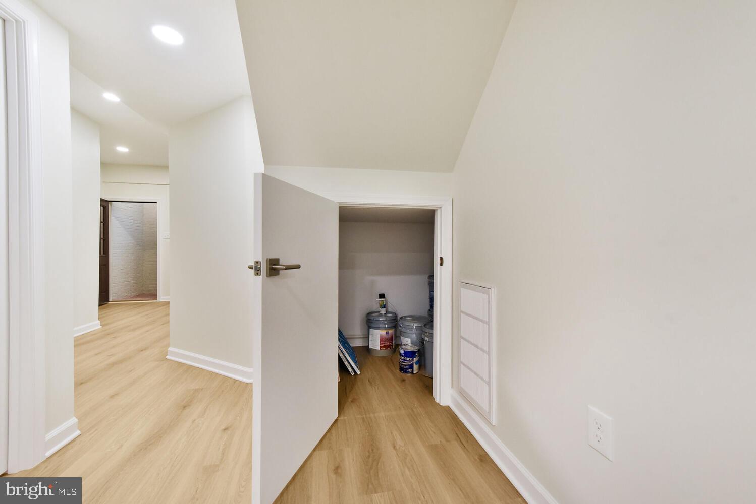 POTOMAC VILLAGE - Residential