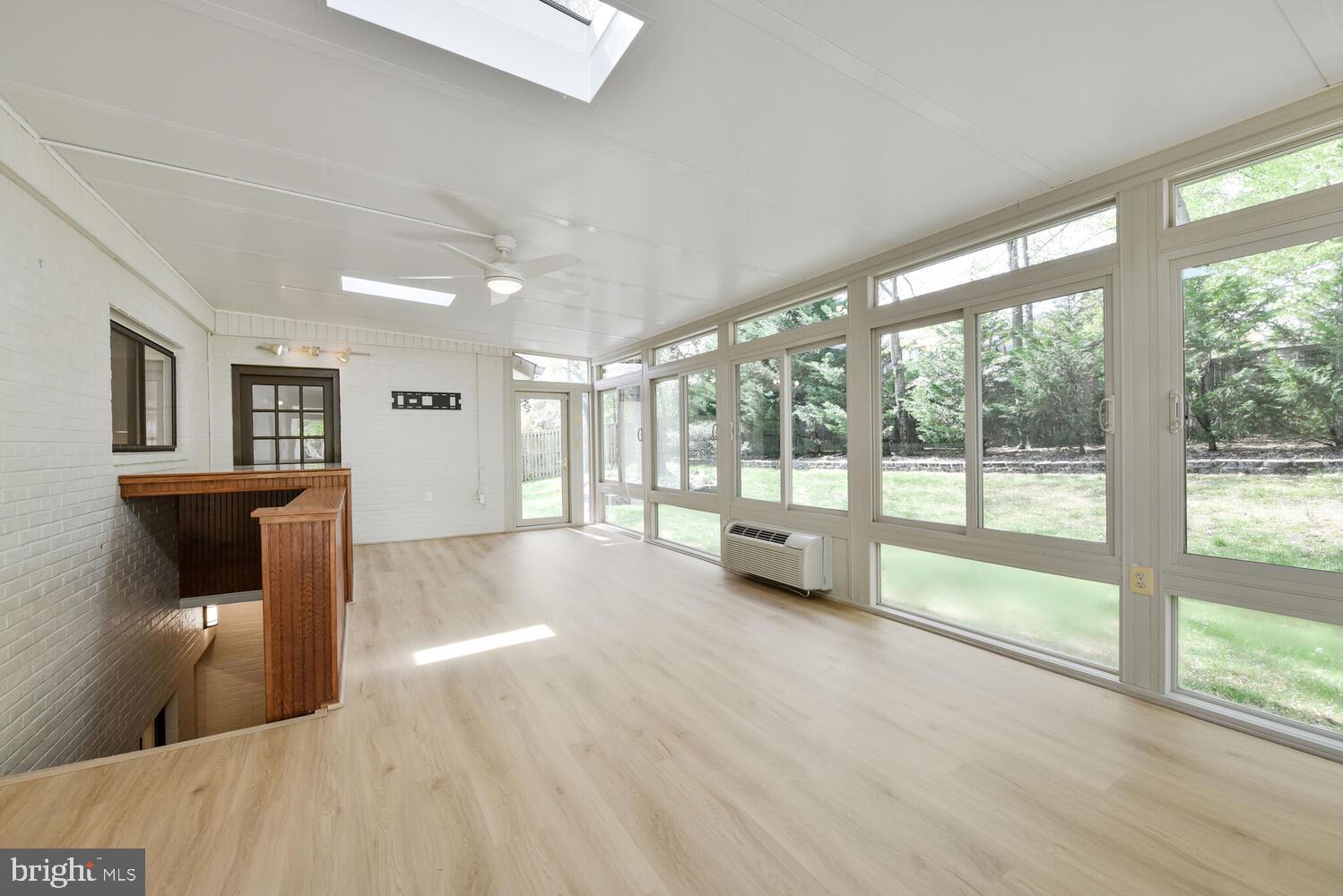 POTOMAC VILLAGE - Residential