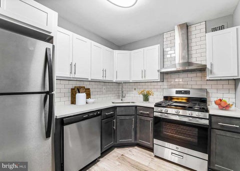 Photo of 4977 Battery Lane #807, BETHESDA, MD 20814 (MLS # MDMC2258510)