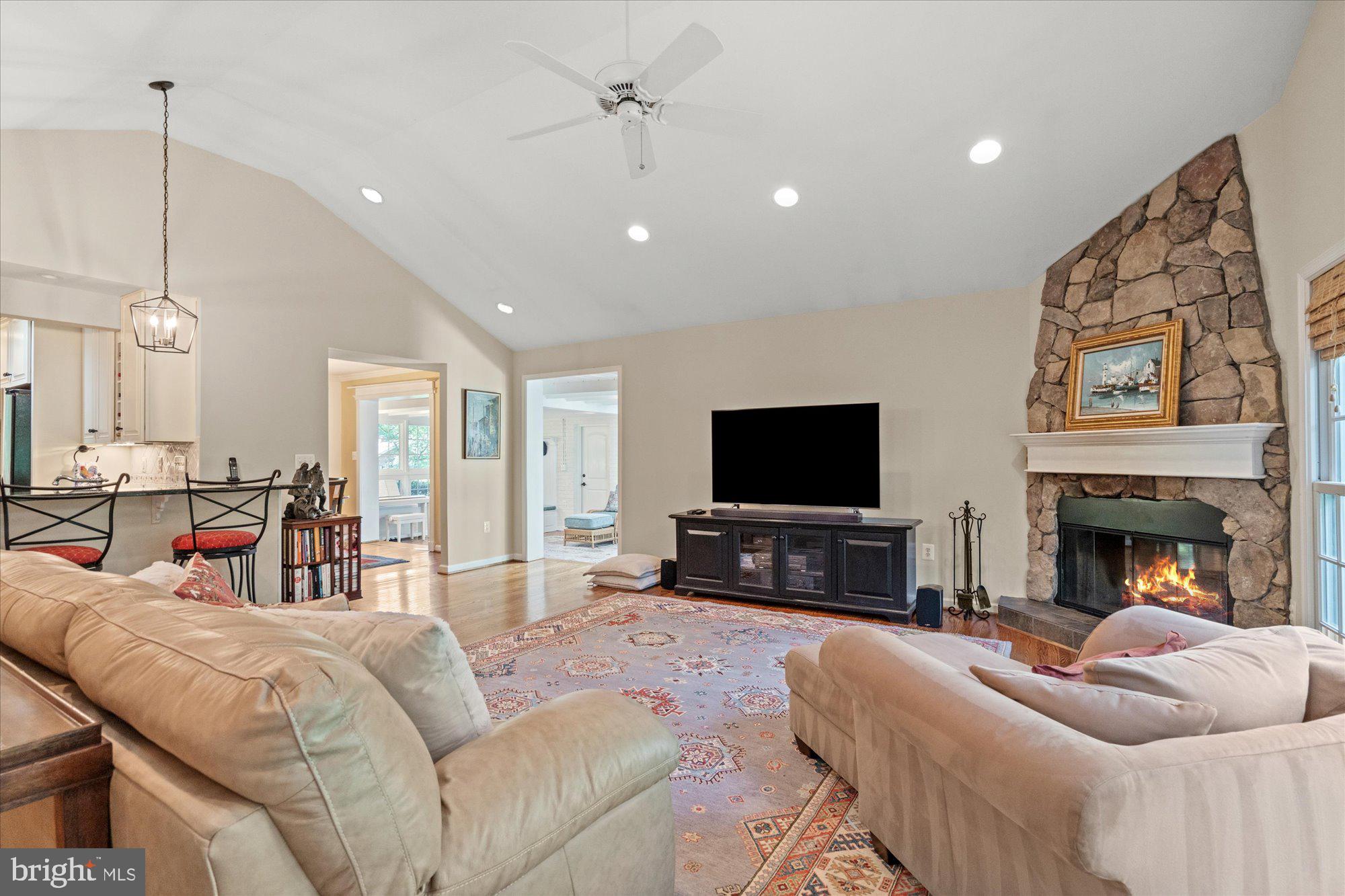 WELLINGTON HEIGHTS - Residential