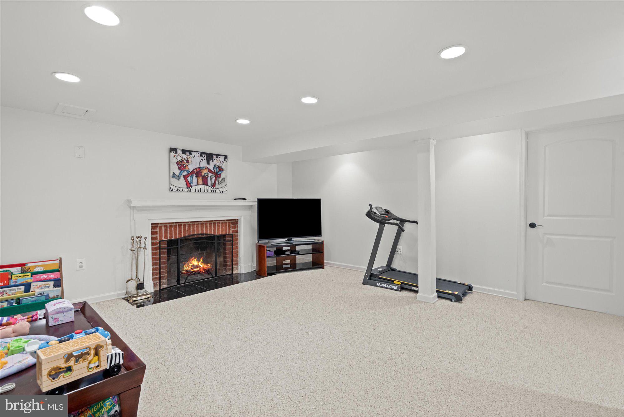 WELLINGTON HEIGHTS - Residential