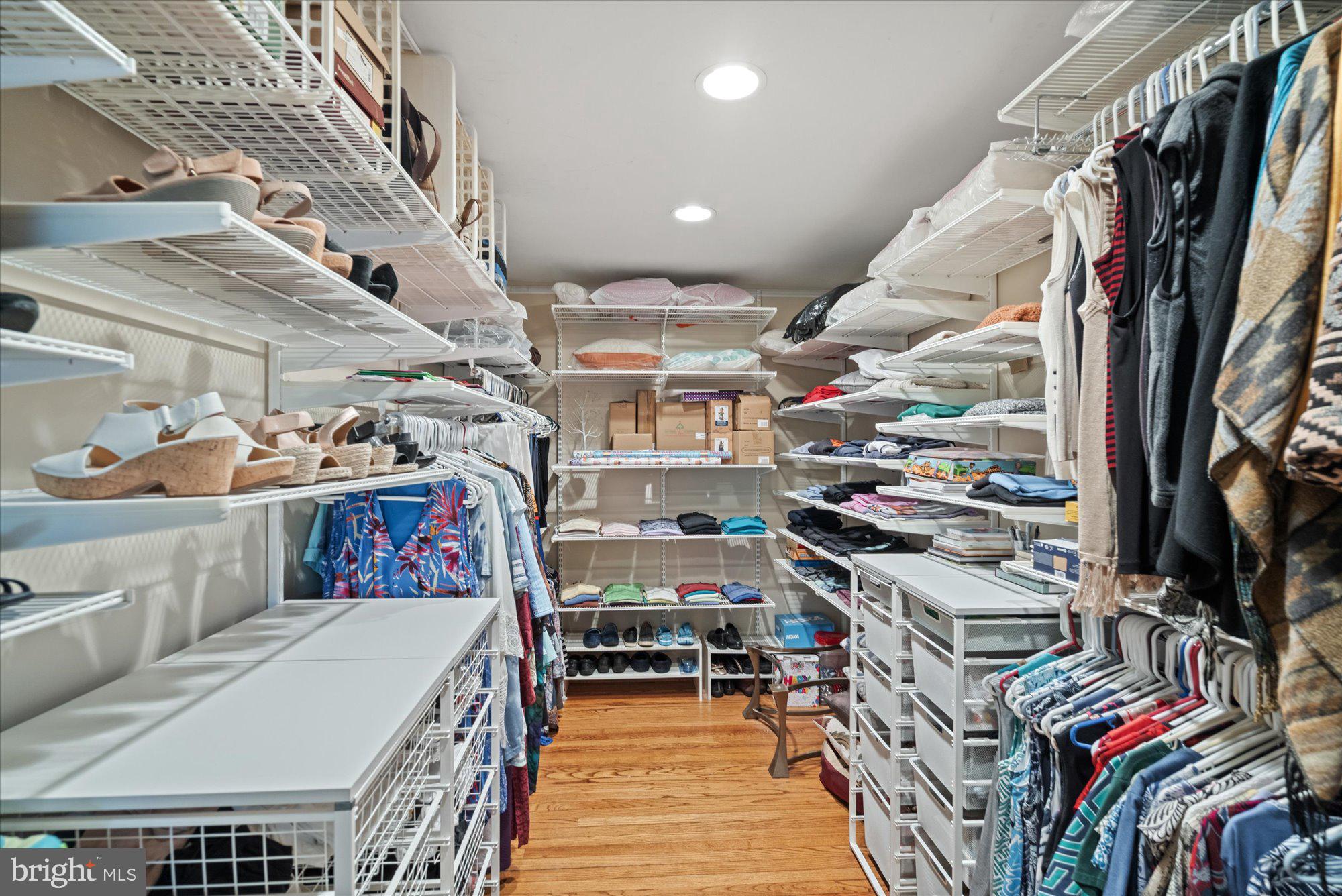 WELLINGTON HEIGHTS - Residential