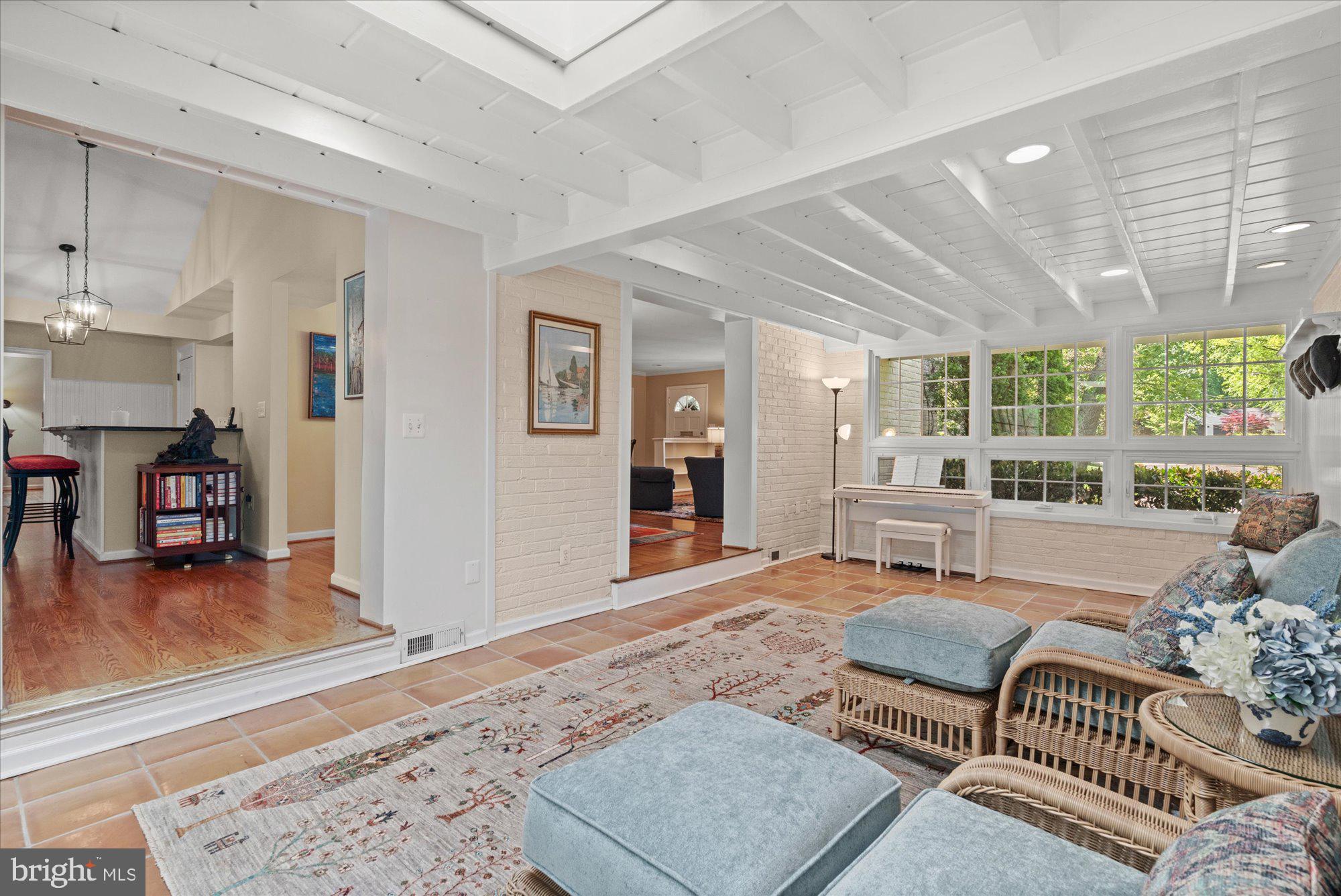 WELLINGTON HEIGHTS - Residential