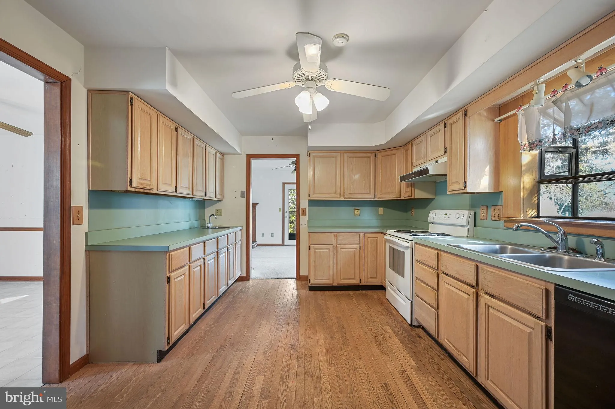 Lewes, Delaware 19958, United States, 3 Bedrooms Bedrooms, ,2 BathroomsBathrooms,Residential,Contingent,9336