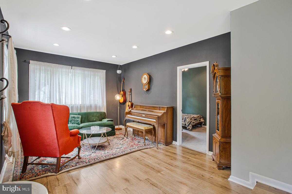 SHORE ACRES - Residential