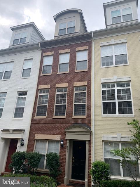 BUCKINGHAM COMMONS - Residential Lease