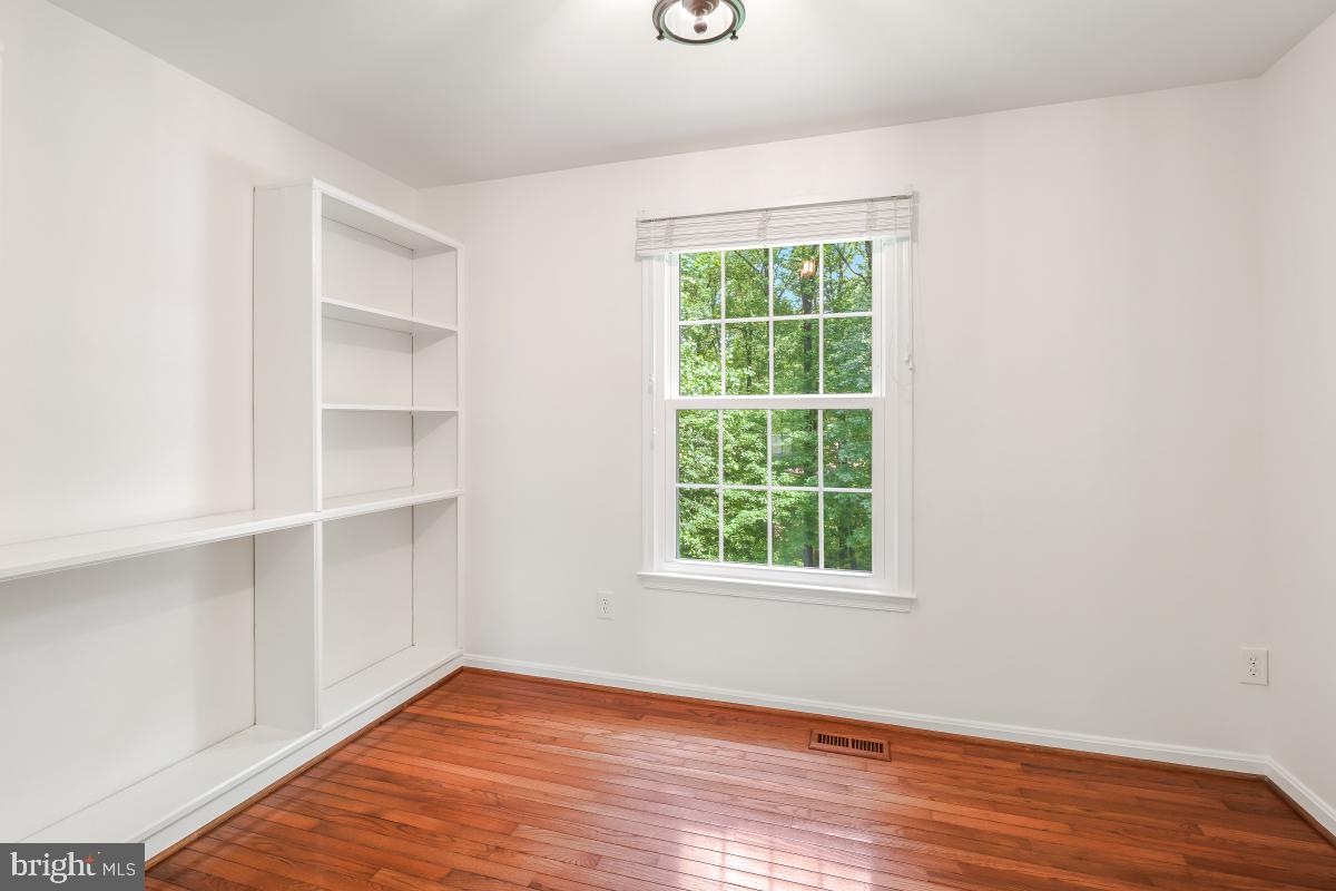 SNOWDENS MILL - Residential