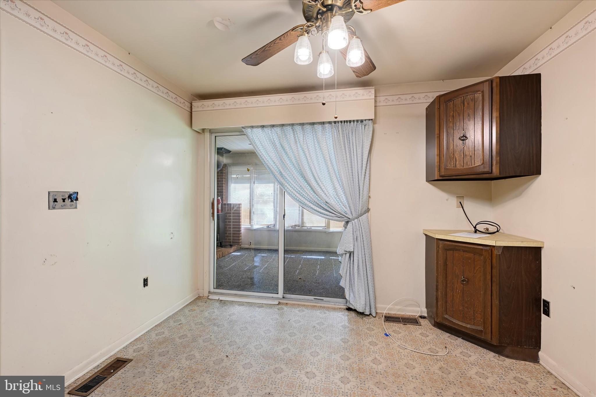 MANOR WOODS - Residential