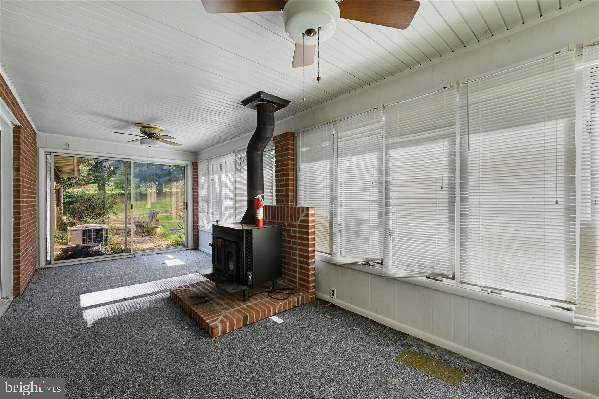 MANOR WOODS - Residential