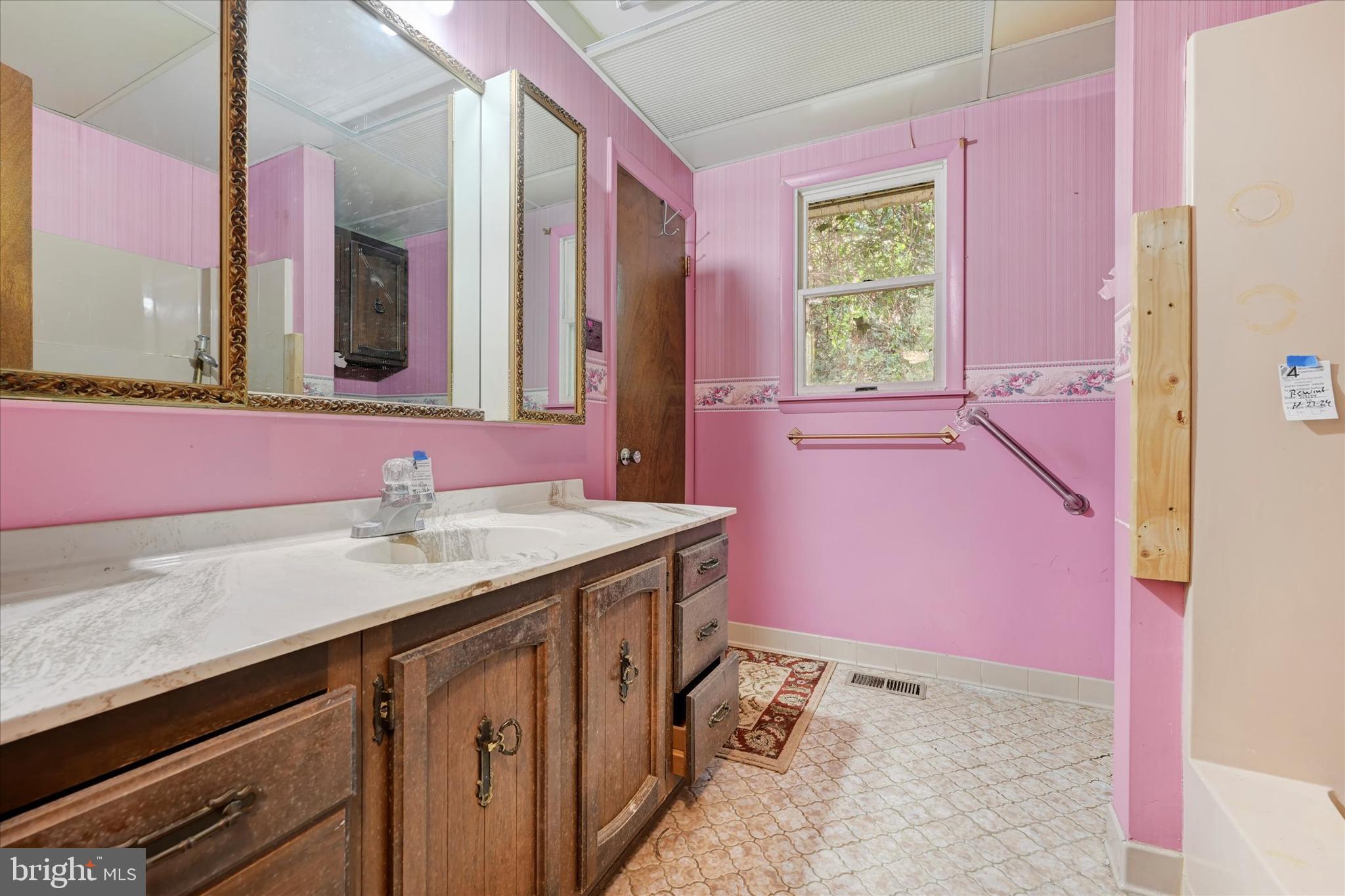 MANOR WOODS - Residential