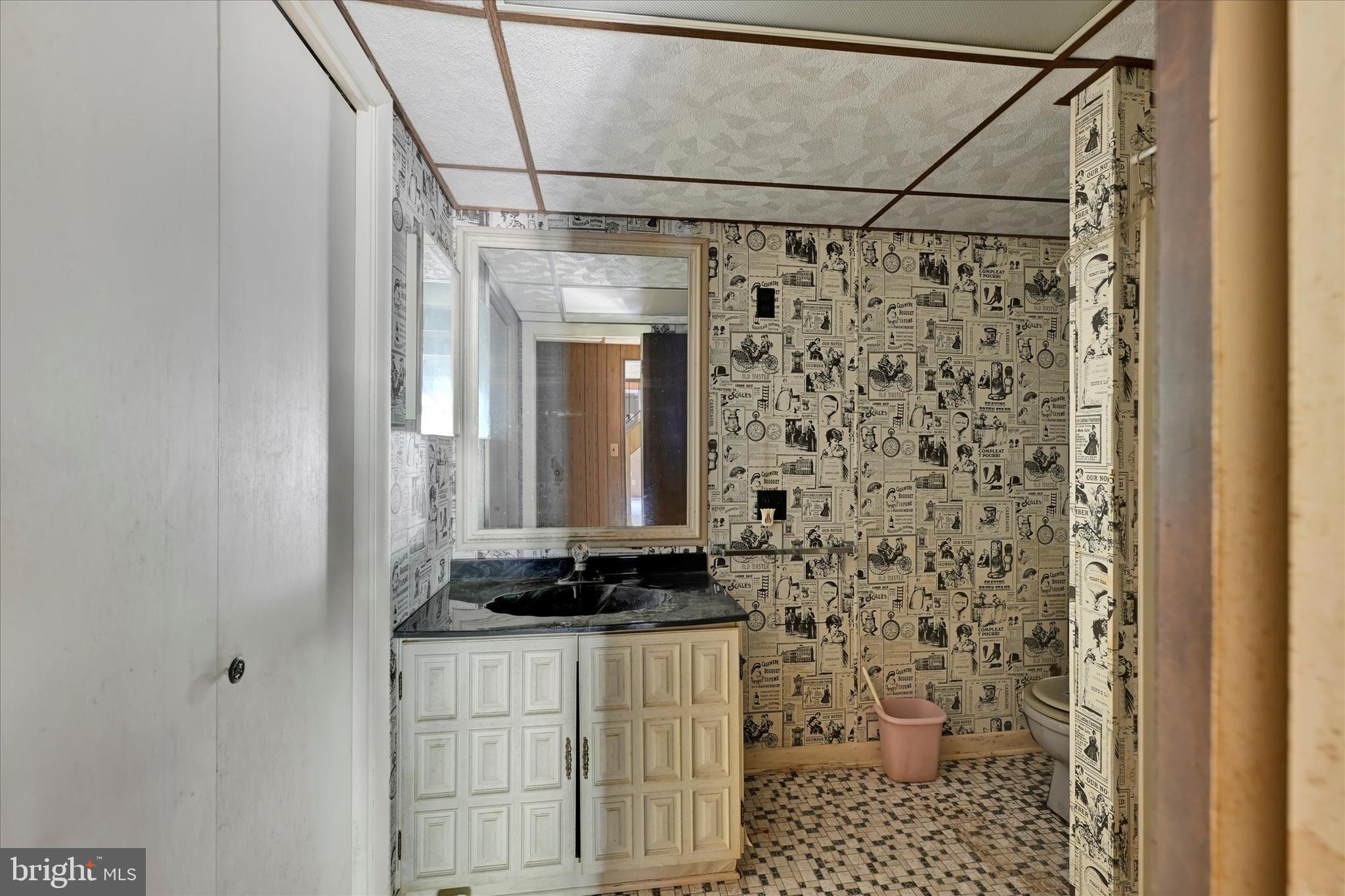 MANOR WOODS - Residential