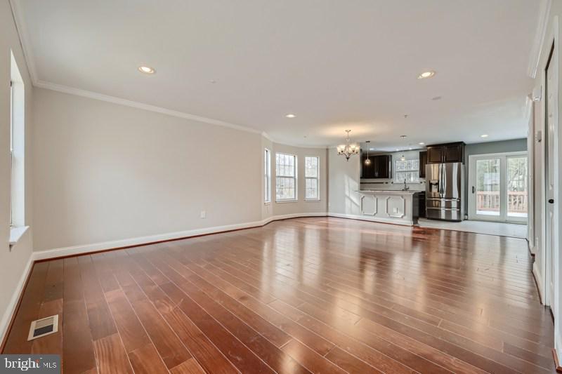 KINGS POINT - Residential Lease