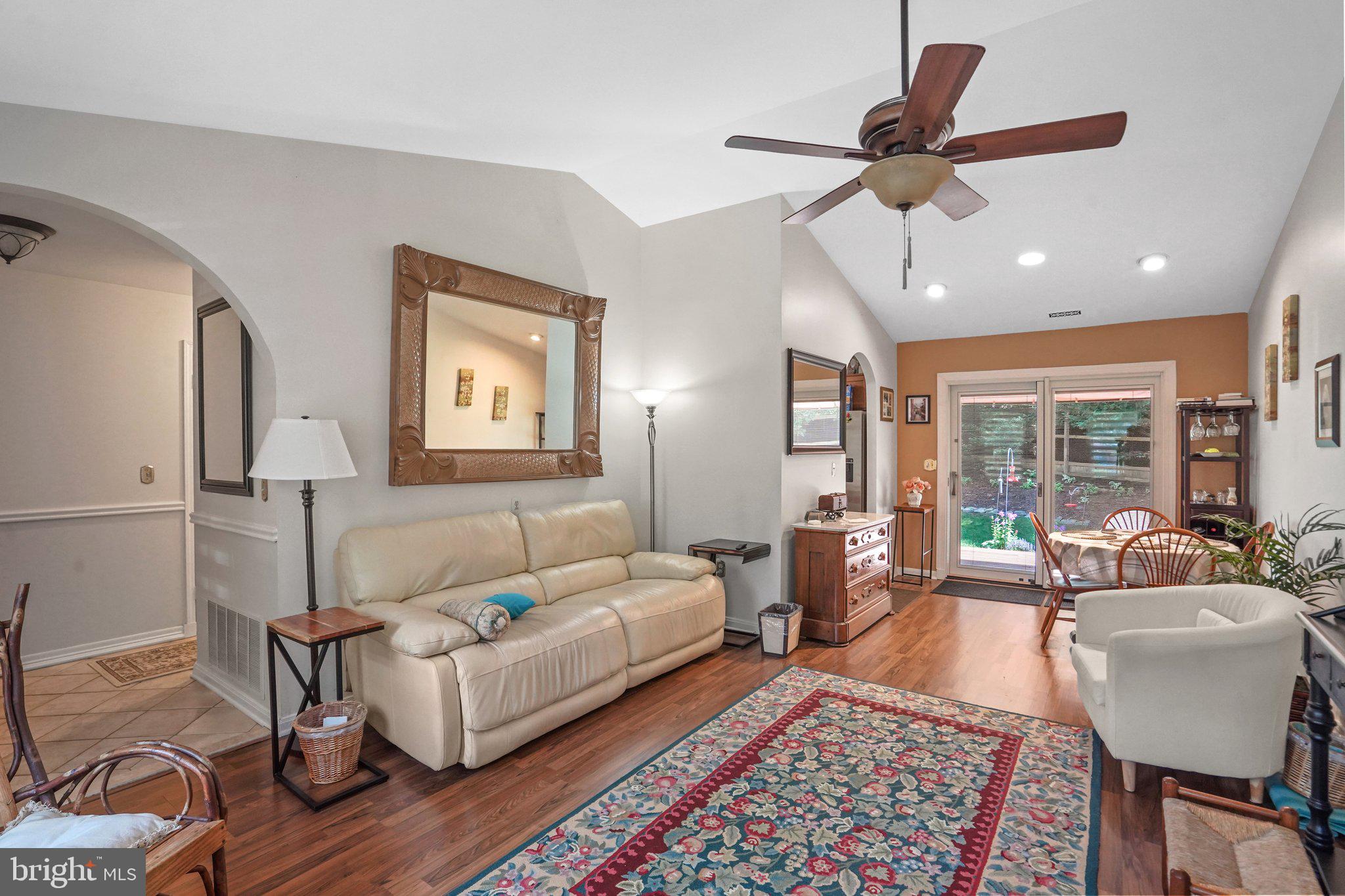 WILLIAMSBURG VILLAGE - Residential