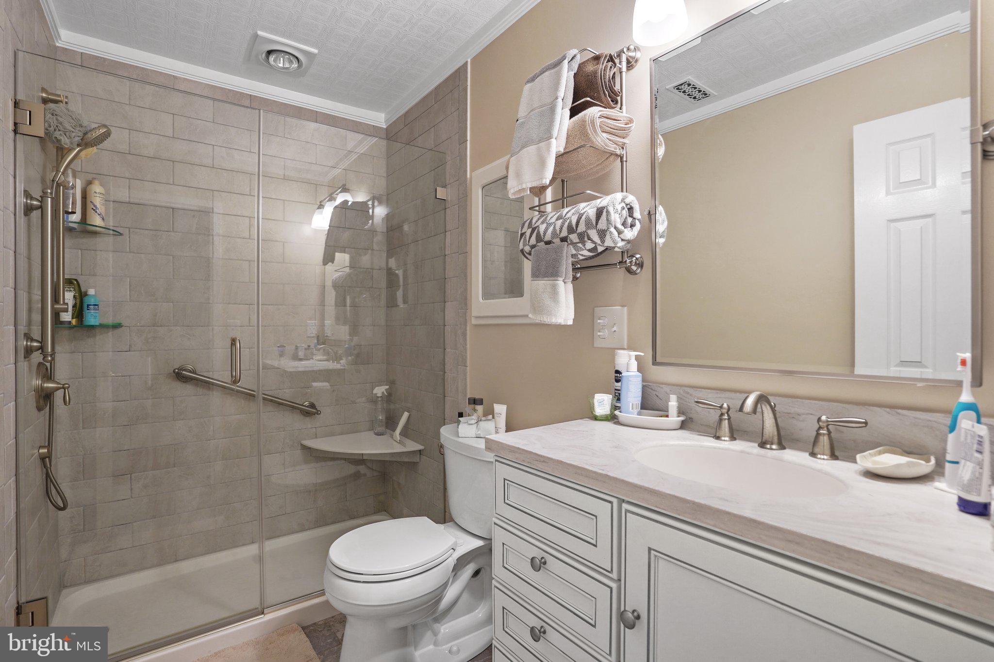 WILLIAMSBURG VILLAGE - Residential