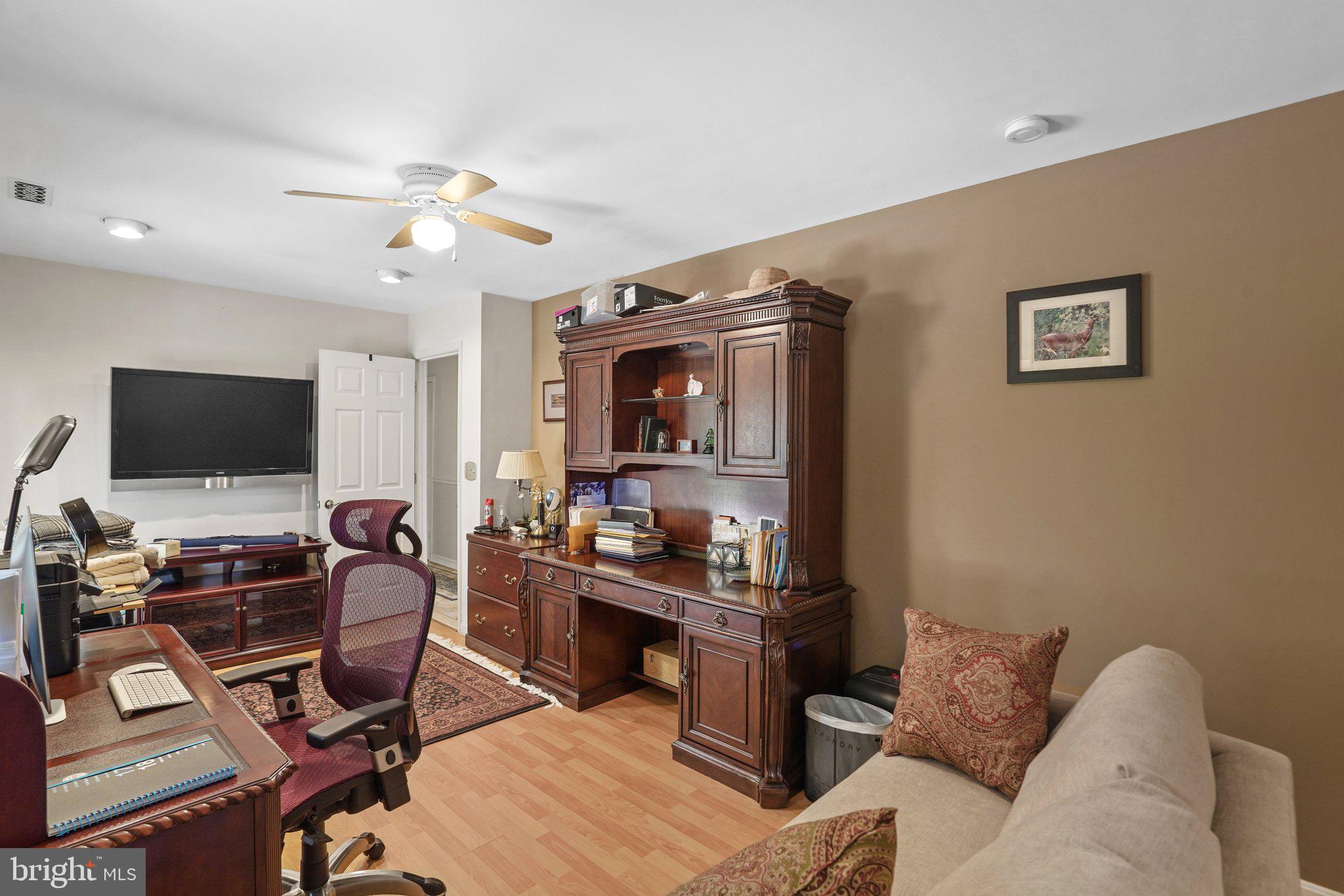 WILLIAMSBURG VILLAGE - Residential