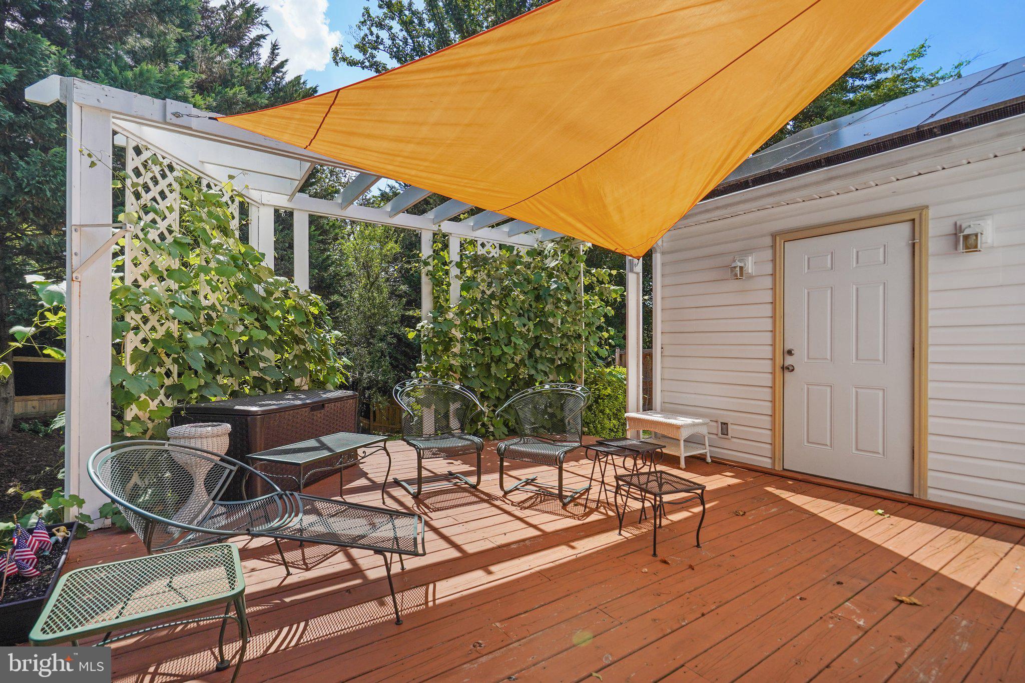 WILLIAMSBURG VILLAGE - Residential