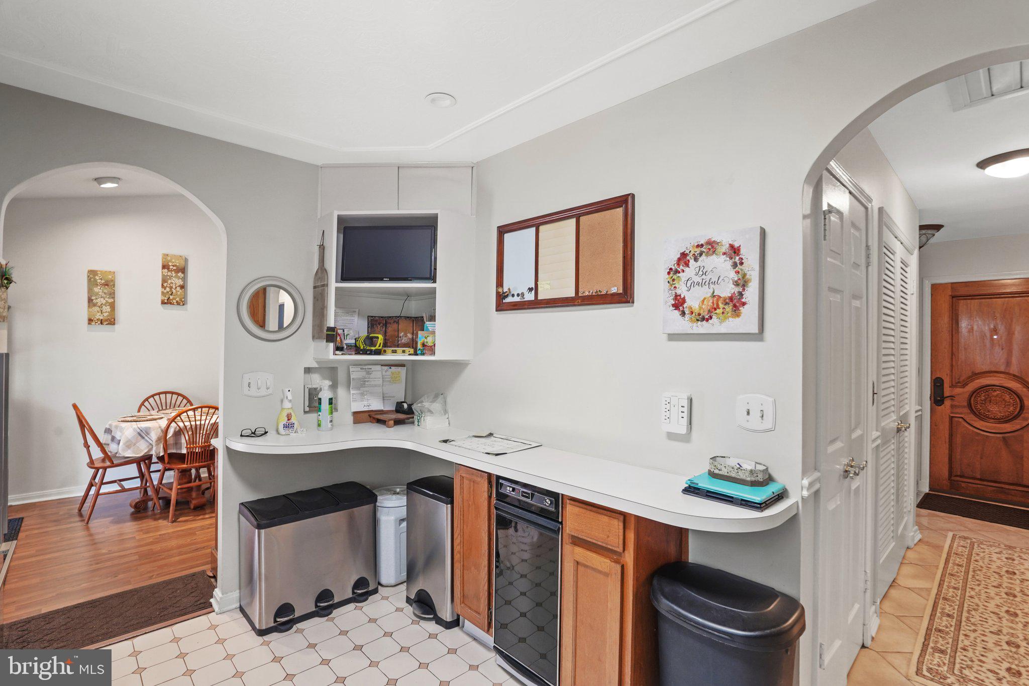 WILLIAMSBURG VILLAGE - Residential