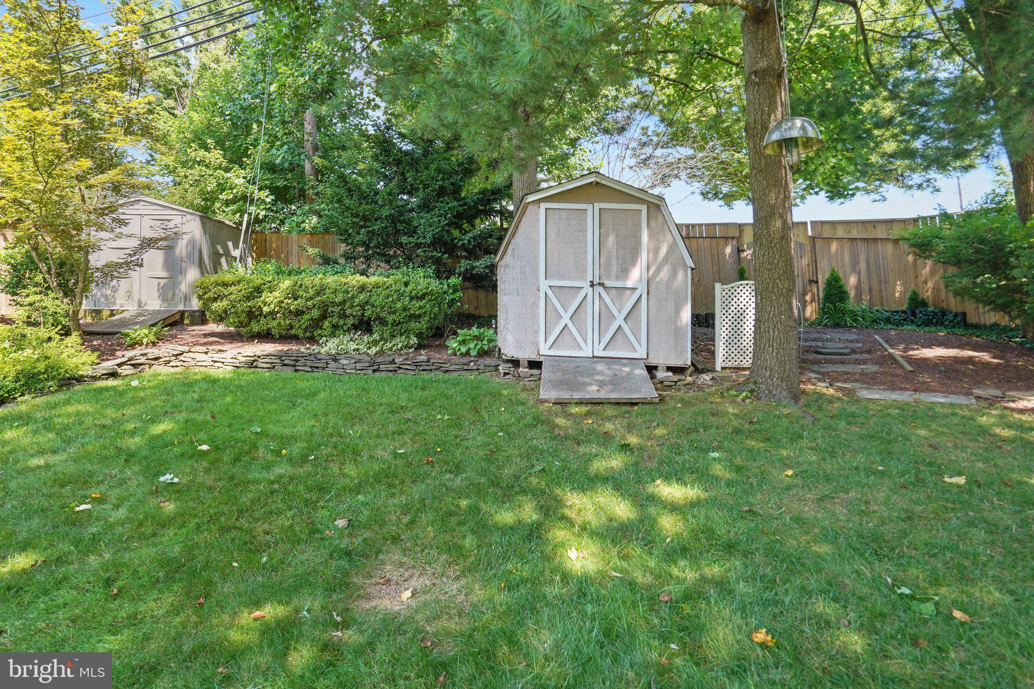 WILLIAMSBURG VILLAGE - Residential