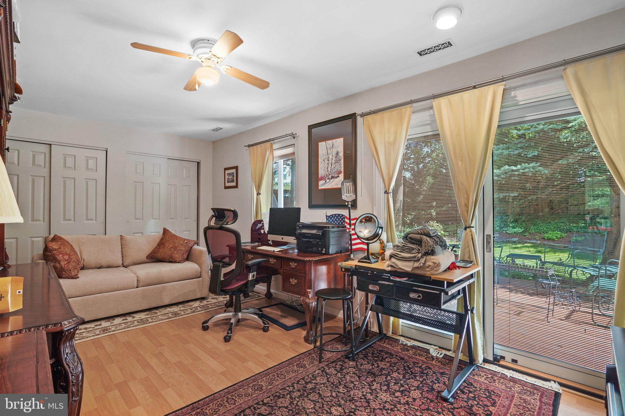 WILLIAMSBURG VILLAGE - Residential