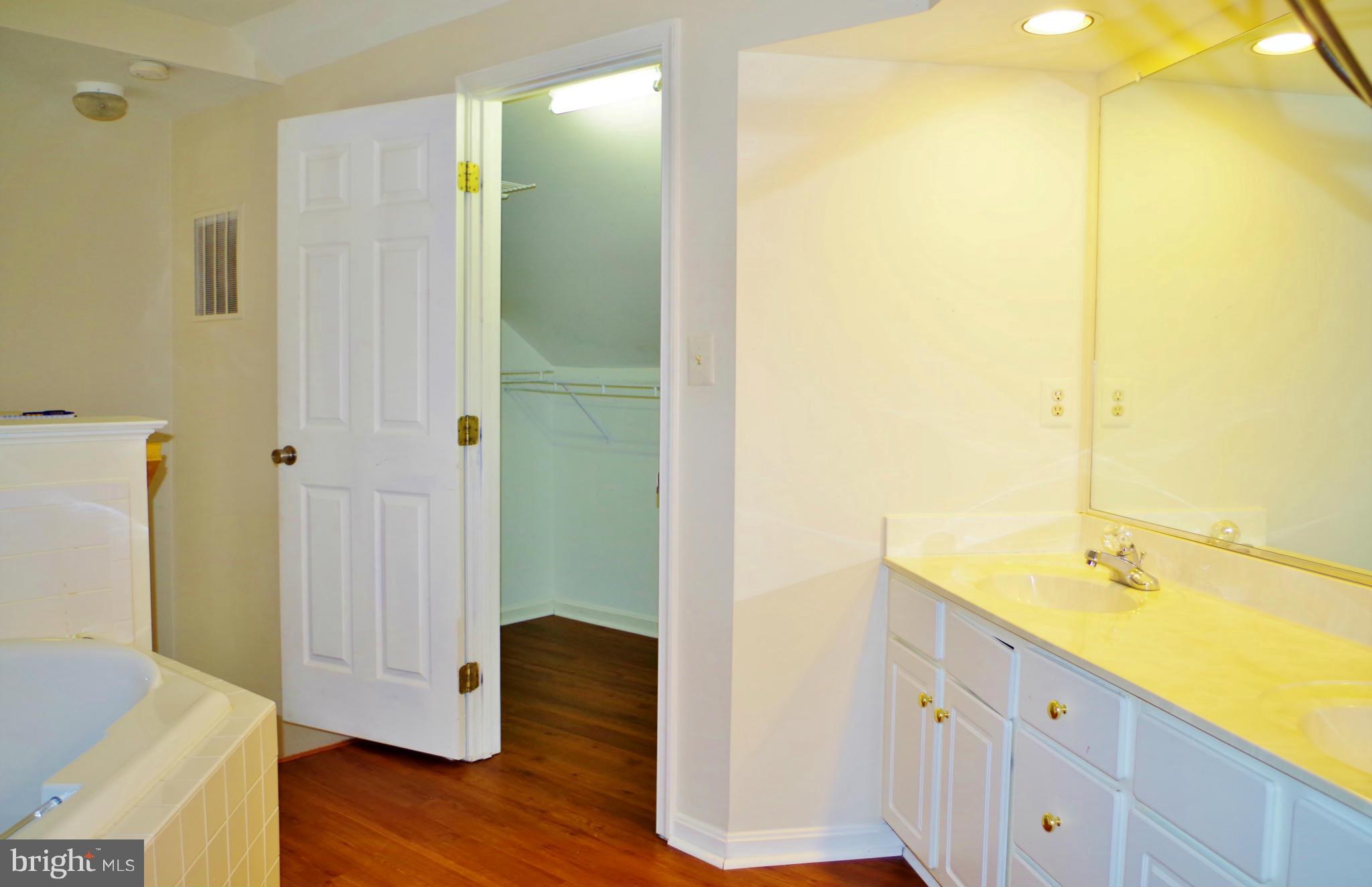 RIDGELEIGH - Residential Lease