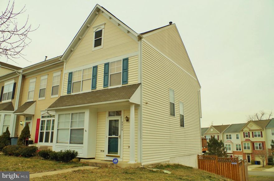 Fabulous end unit town home in desirable Ridgeleigh over looking the Occoquan River. 3 bedrooms, 3.5 baths with finished den and full bath in the lower level. 2 designated parking spots with guest parking. Almost new HVAC, Carpet, Flooring, Washer/Dryer and Paint. Granite Counter, Hardwood floor, Fridge with Ice Maker, Deck, and Fenced Backyard. Close to all Lake Ridge amenities. LA is owner.