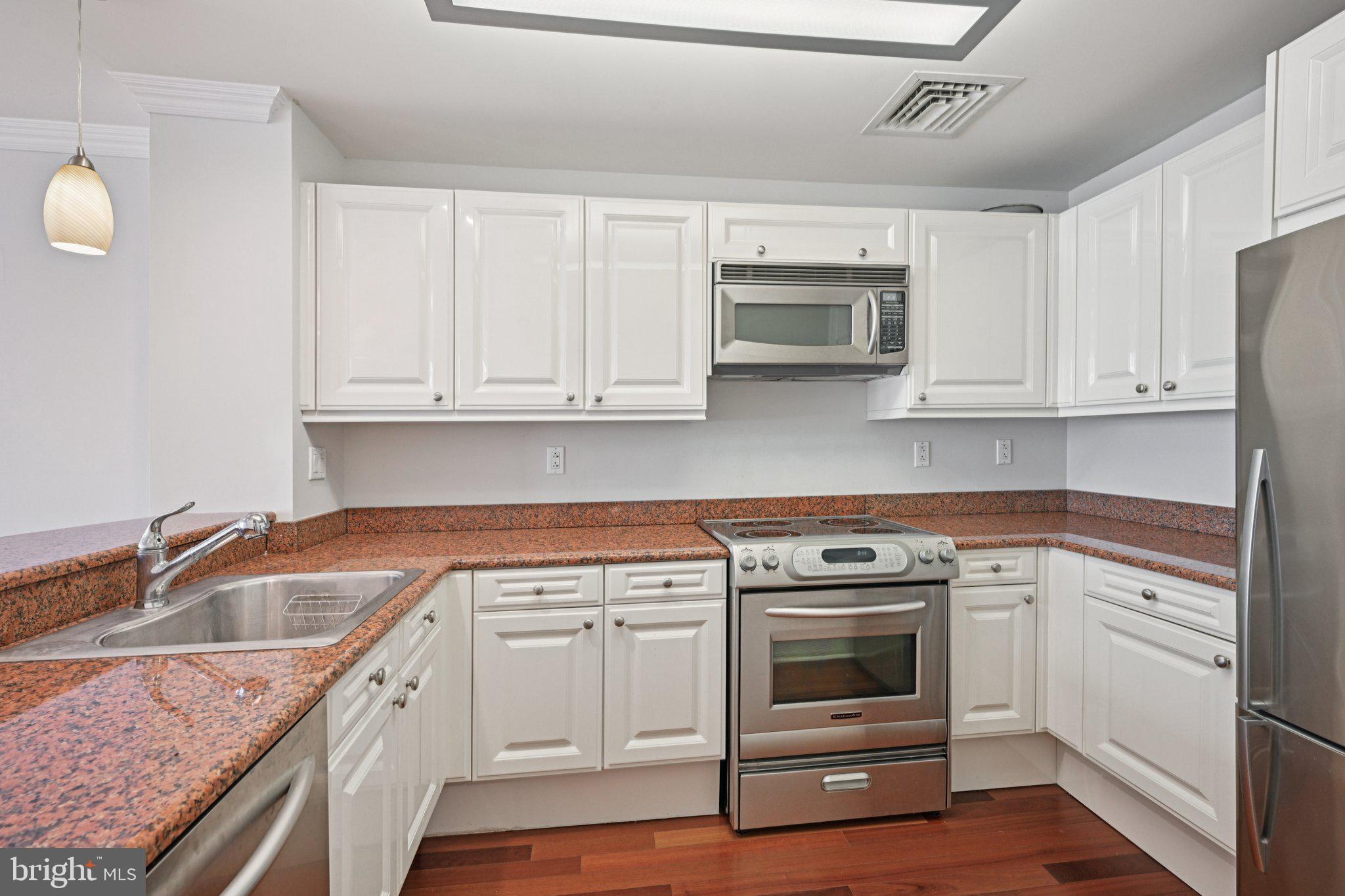 SOCIETY HILL - Residential