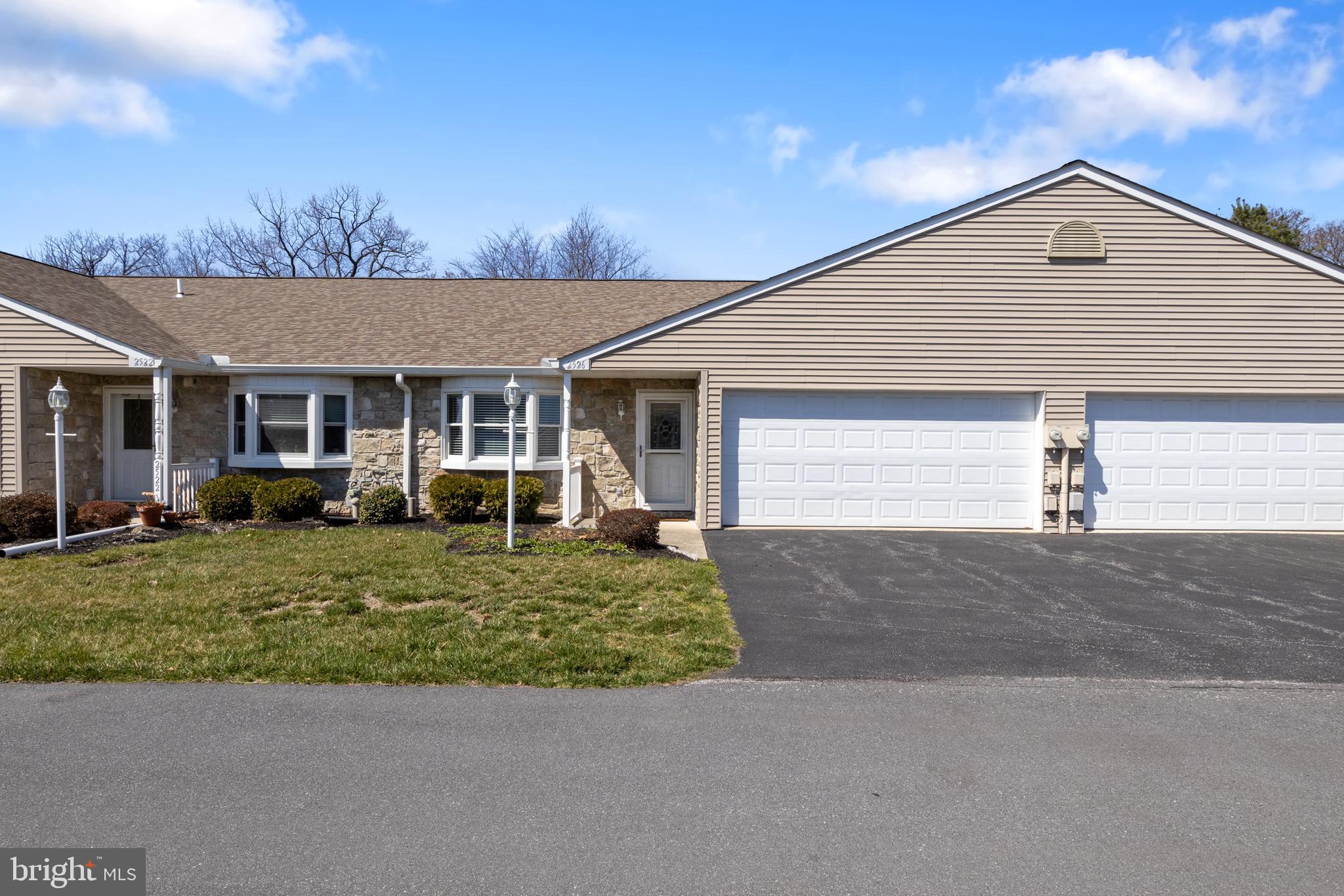 WHITE OAK MANOR - Residential