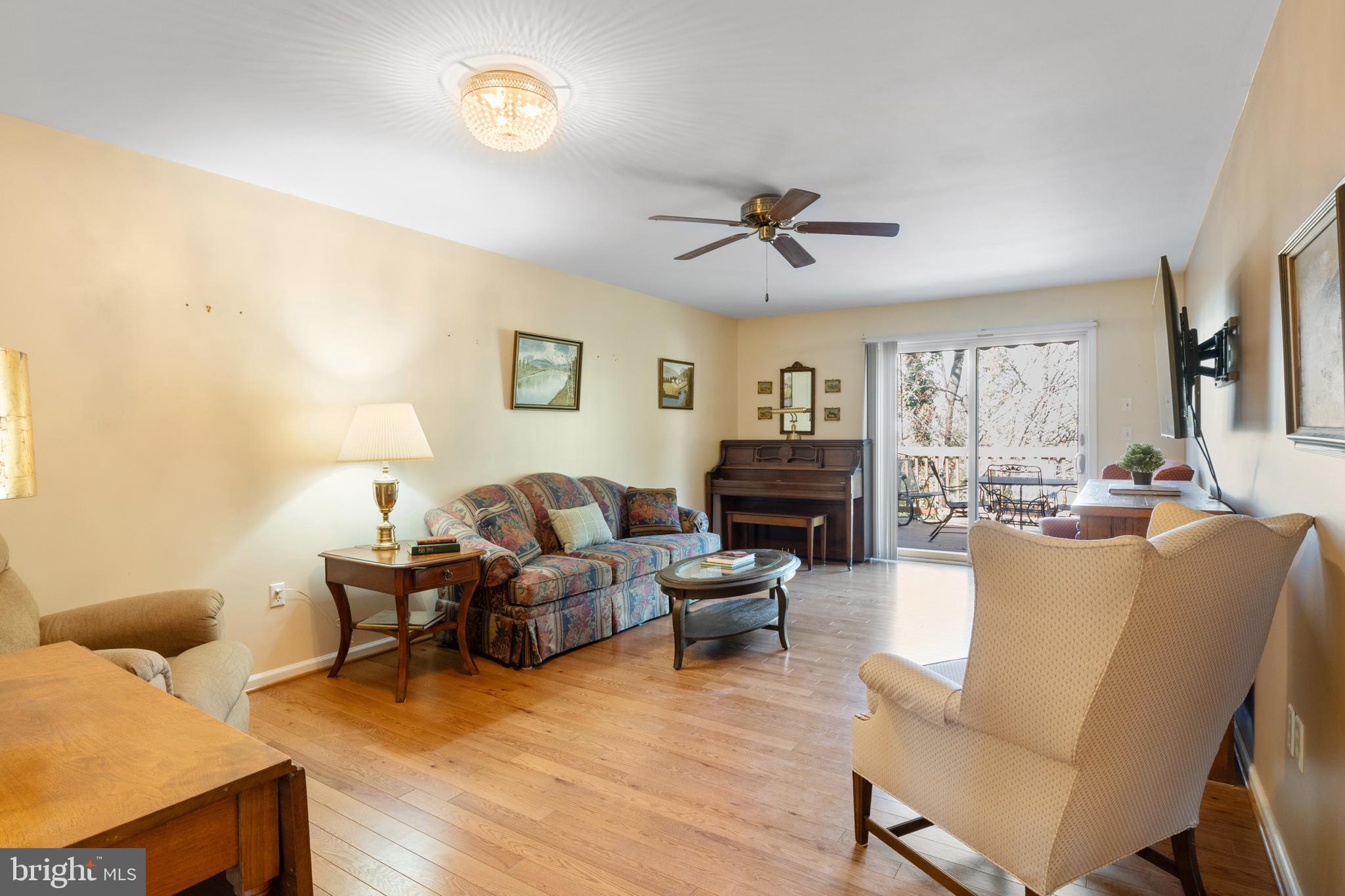 WHITE OAK MANOR - Residential