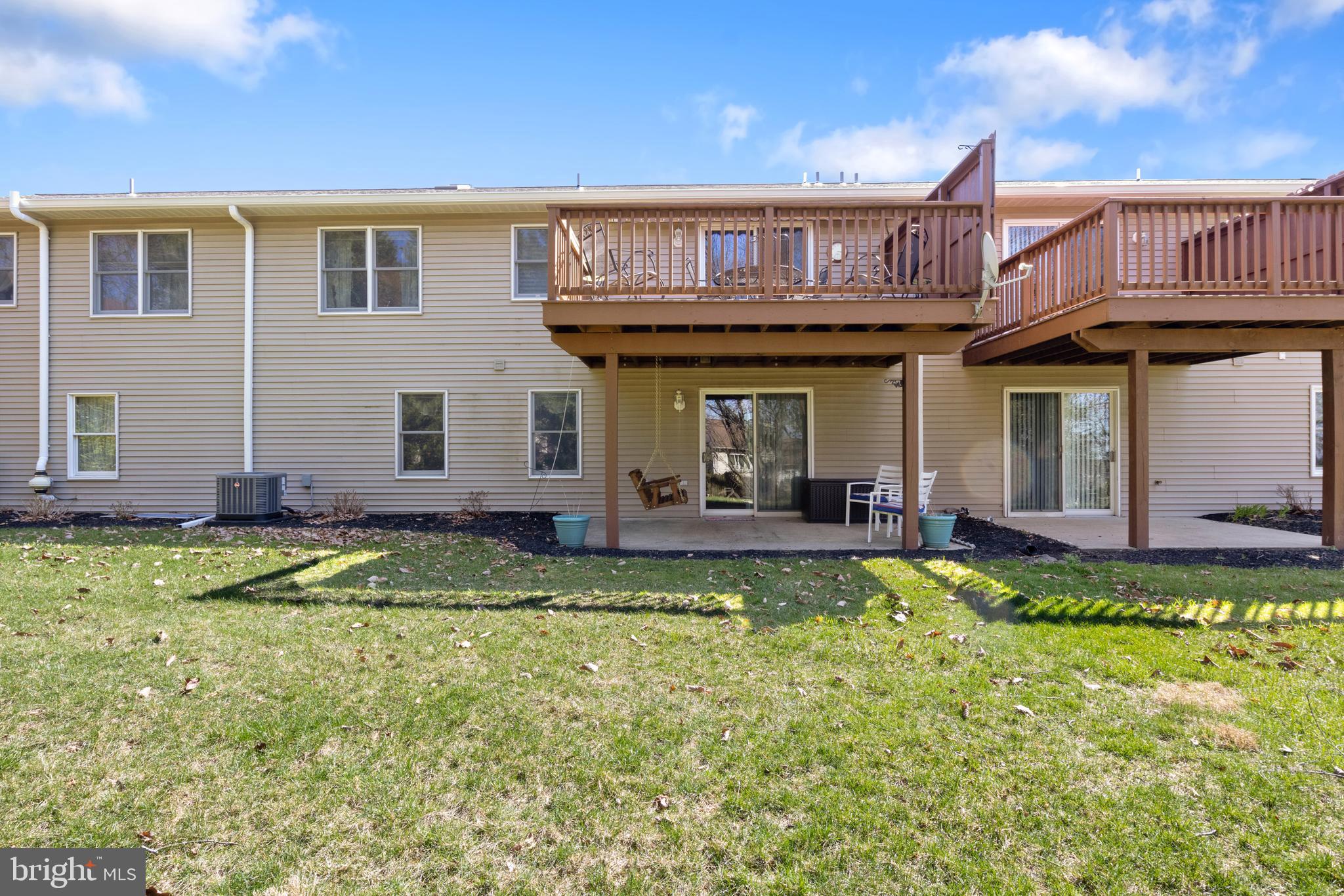 WHITE OAK MANOR - Residential