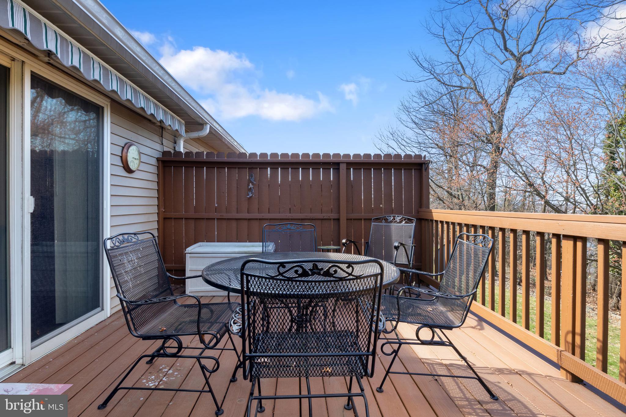 WHITE OAK MANOR - Residential