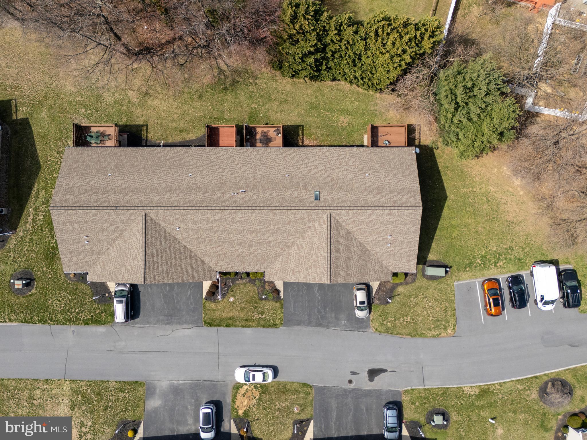 WHITE OAK MANOR - Residential