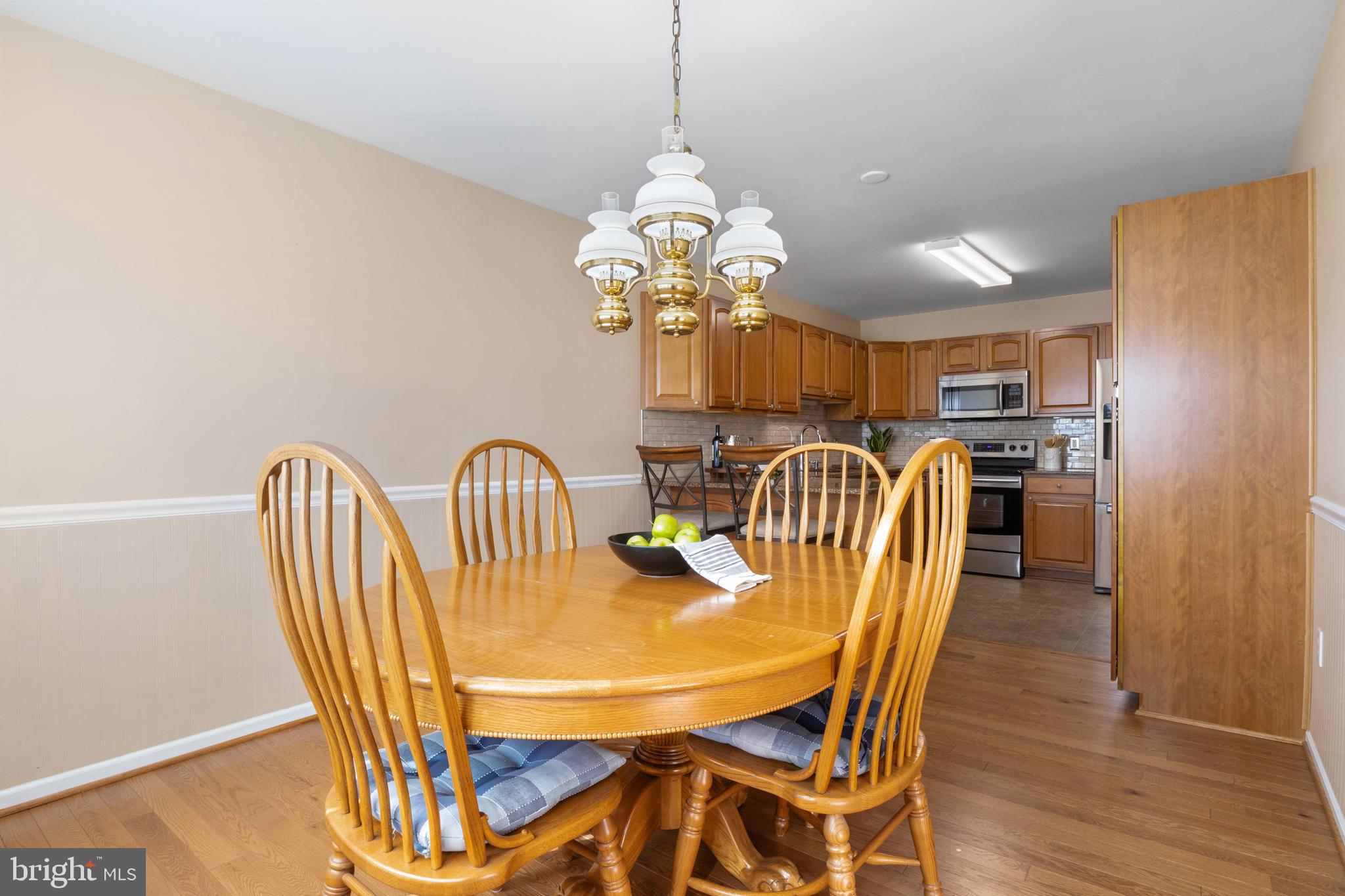 WHITE OAK MANOR - Residential