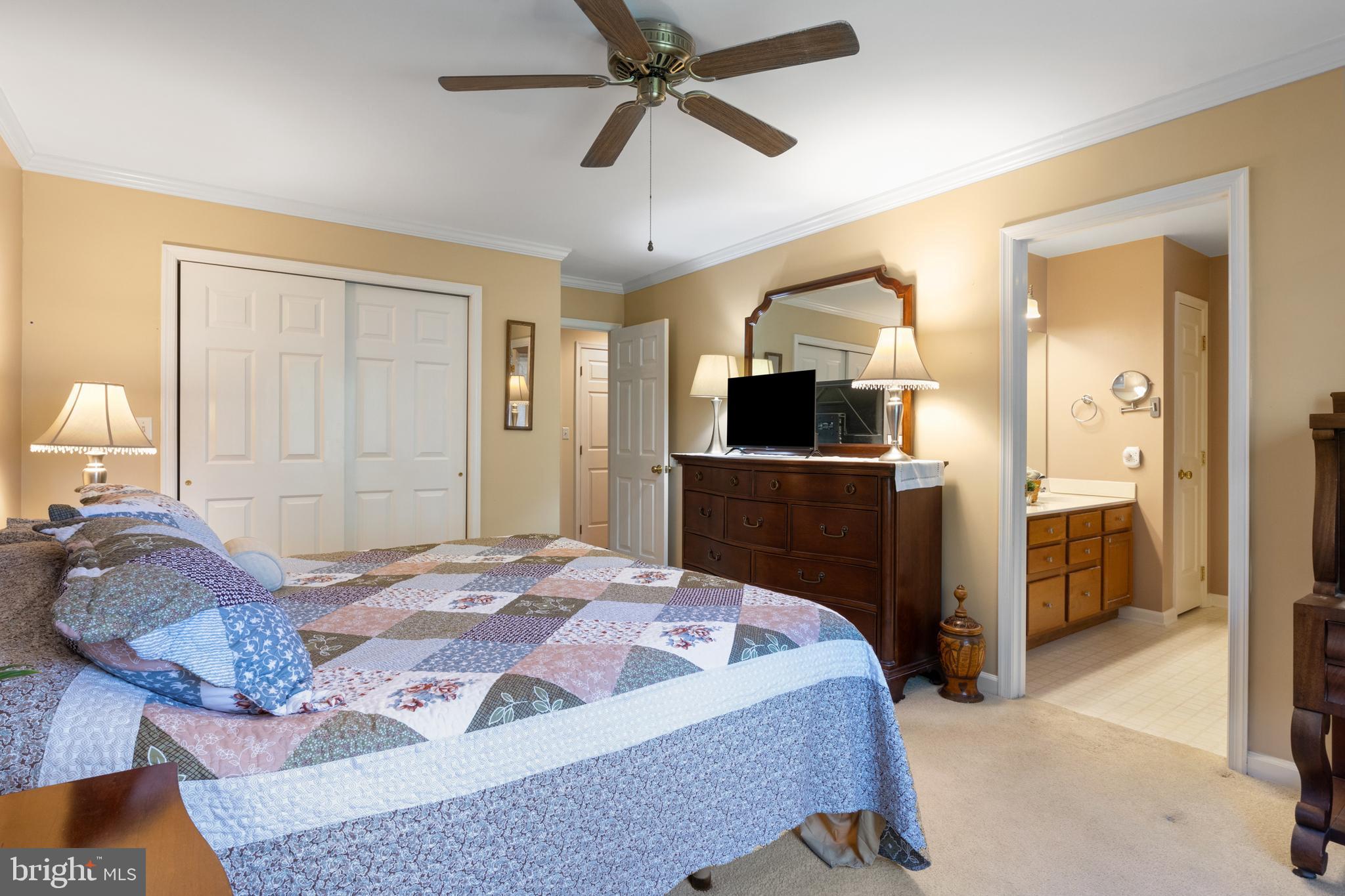 WHITE OAK MANOR - Residential