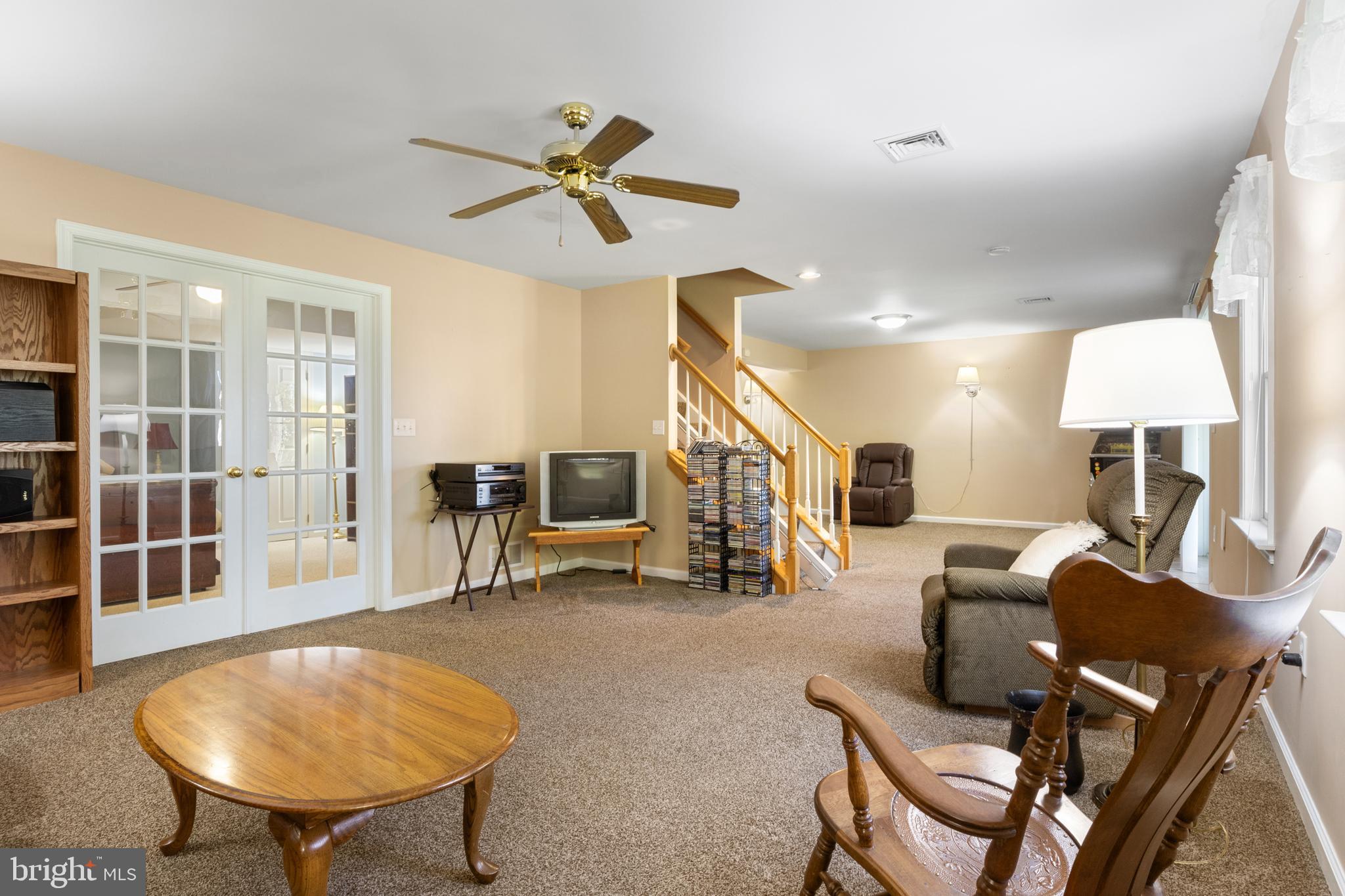 WHITE OAK MANOR - Residential