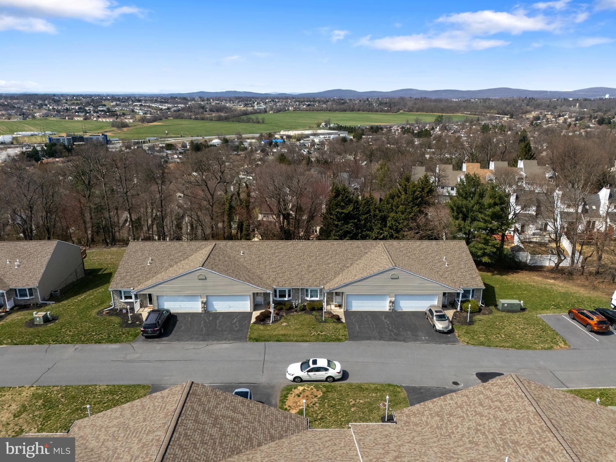 WHITE OAK MANOR - Residential