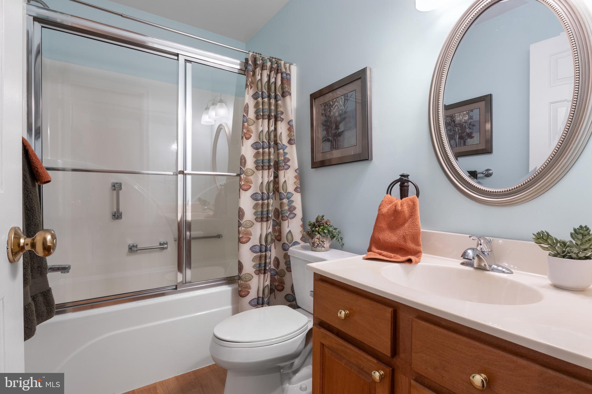 WHITE OAK MANOR - Residential