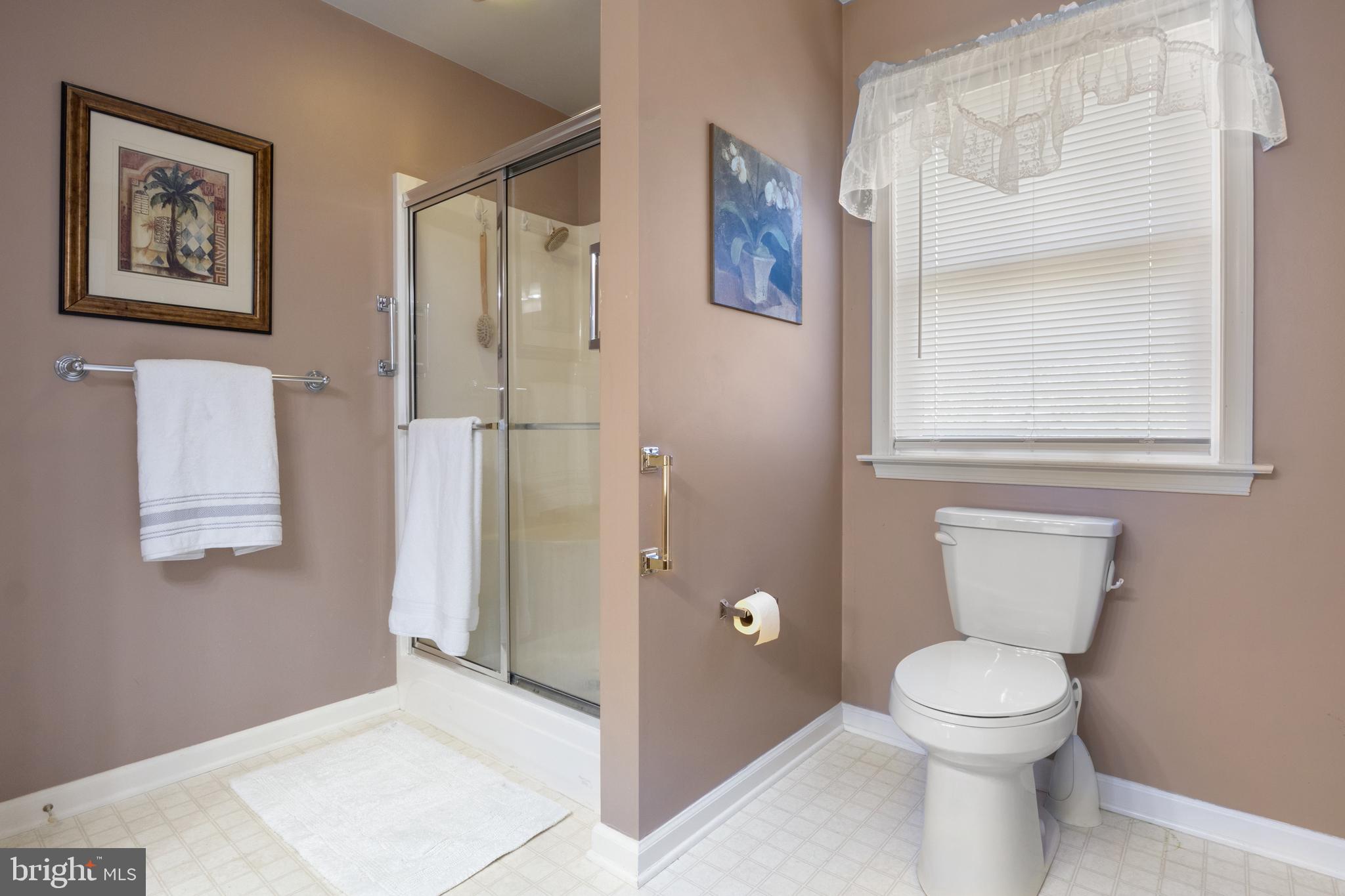 WHITE OAK MANOR - Residential