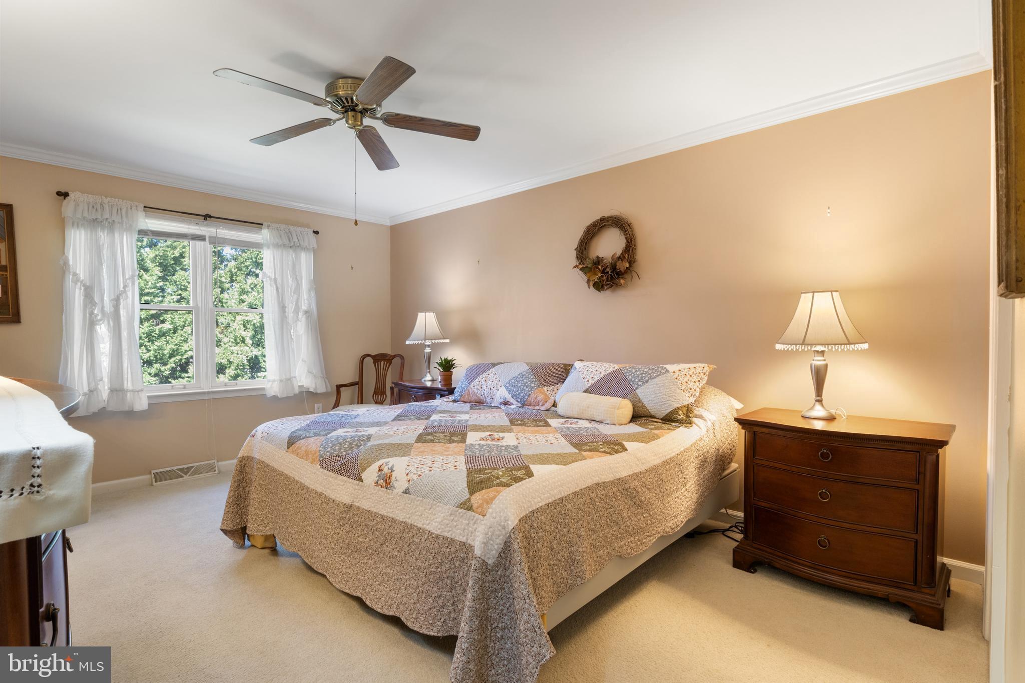 WHITE OAK MANOR - Residential