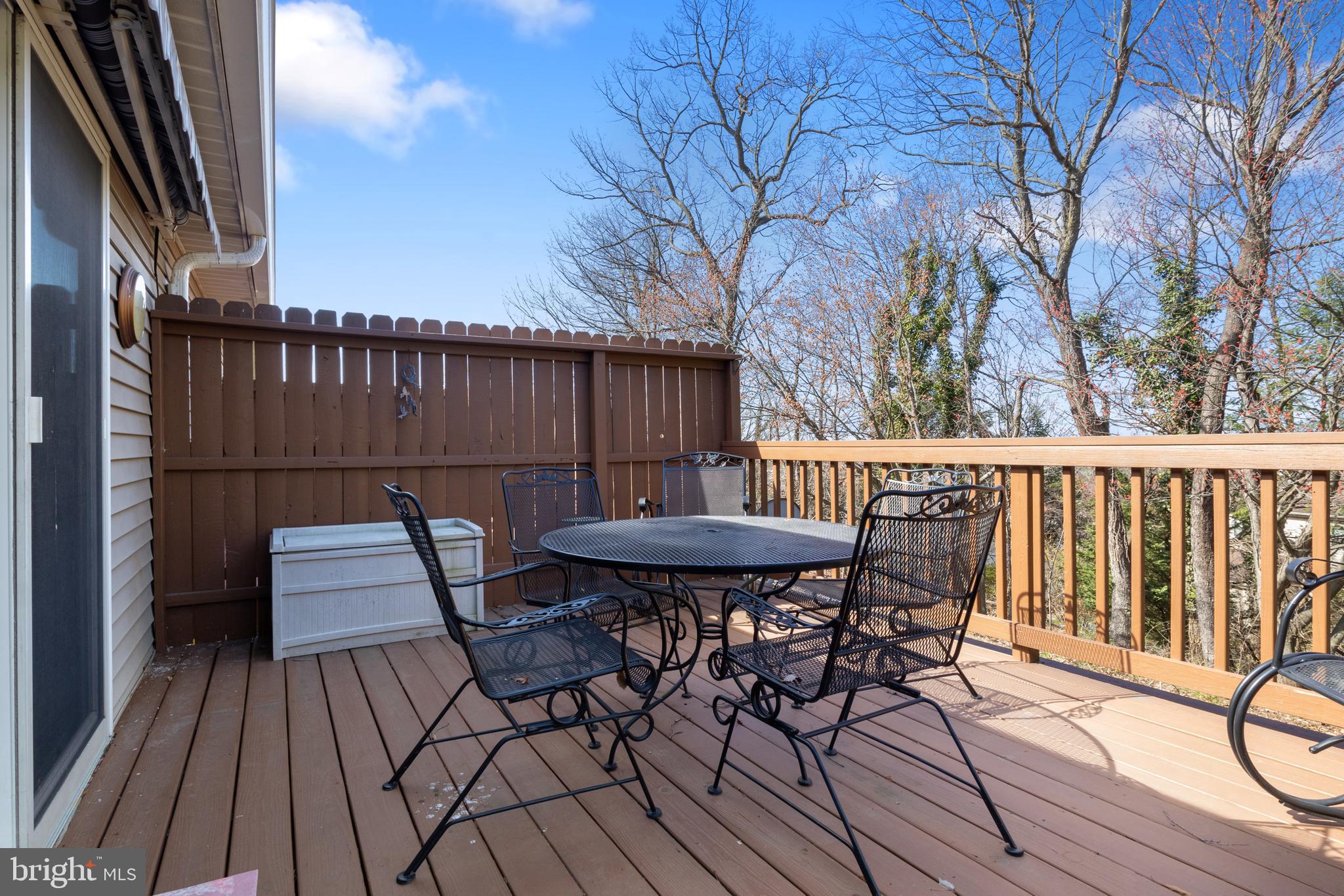 WHITE OAK MANOR - Residential