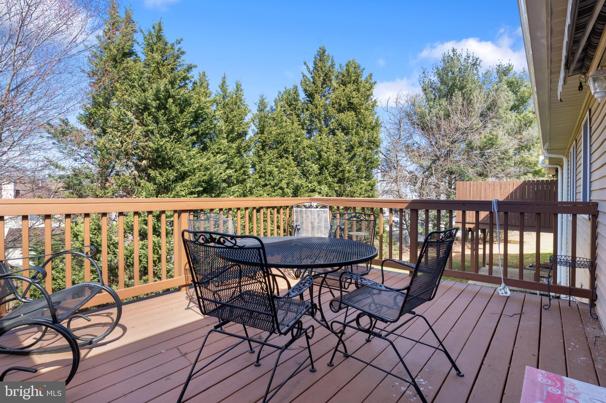 WHITE OAK MANOR - Residential