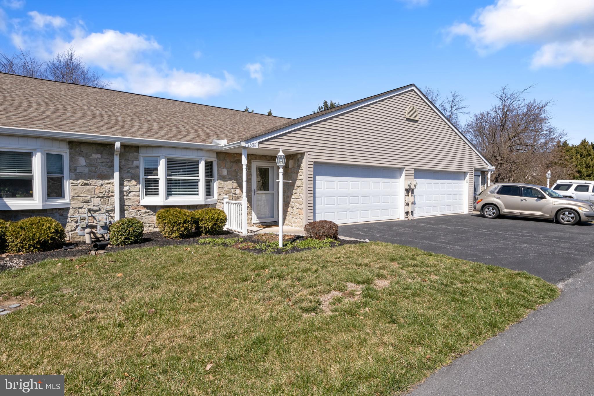 WHITE OAK MANOR - Residential