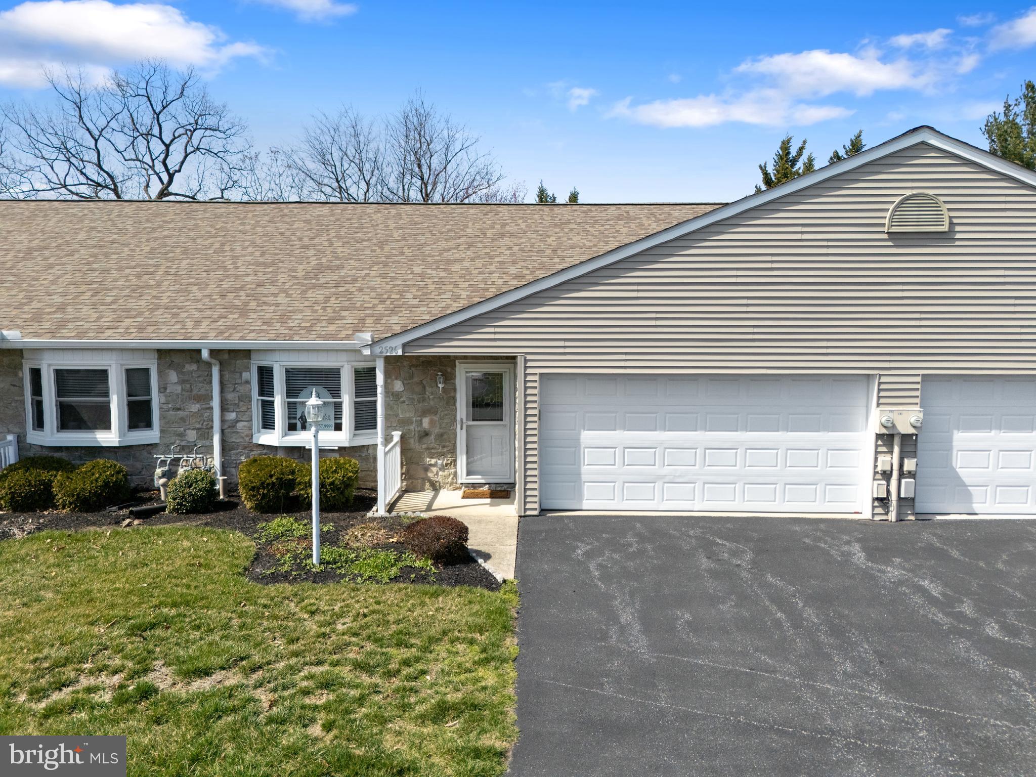 WHITE OAK MANOR - Residential